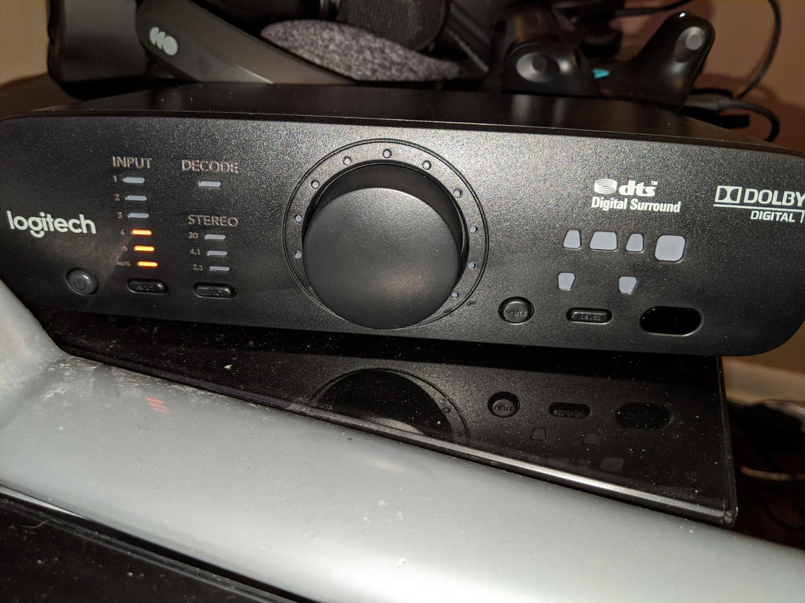 Logitech Z906 5.1 Surround Sound Speaker THX Dolby DTS - Black customer photo 2