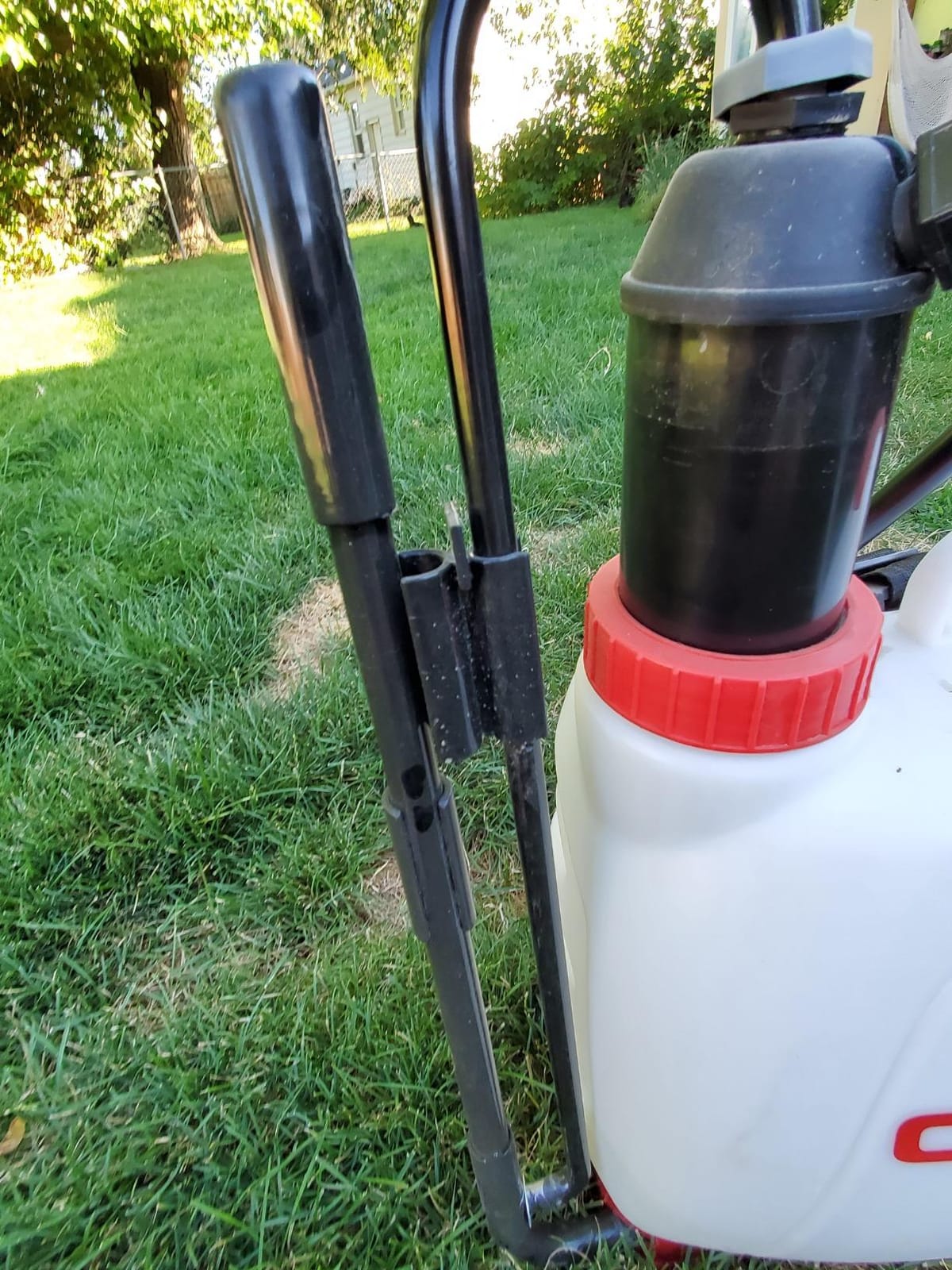 CHAPIN 61500 4-Gallon Backpack Sprayer for Lawn, Garden & Weed Control | Padded straps and a cushion-grip shut-off add comfort, while filtration helps reduce clogs during longer spray jobs customer photo 1