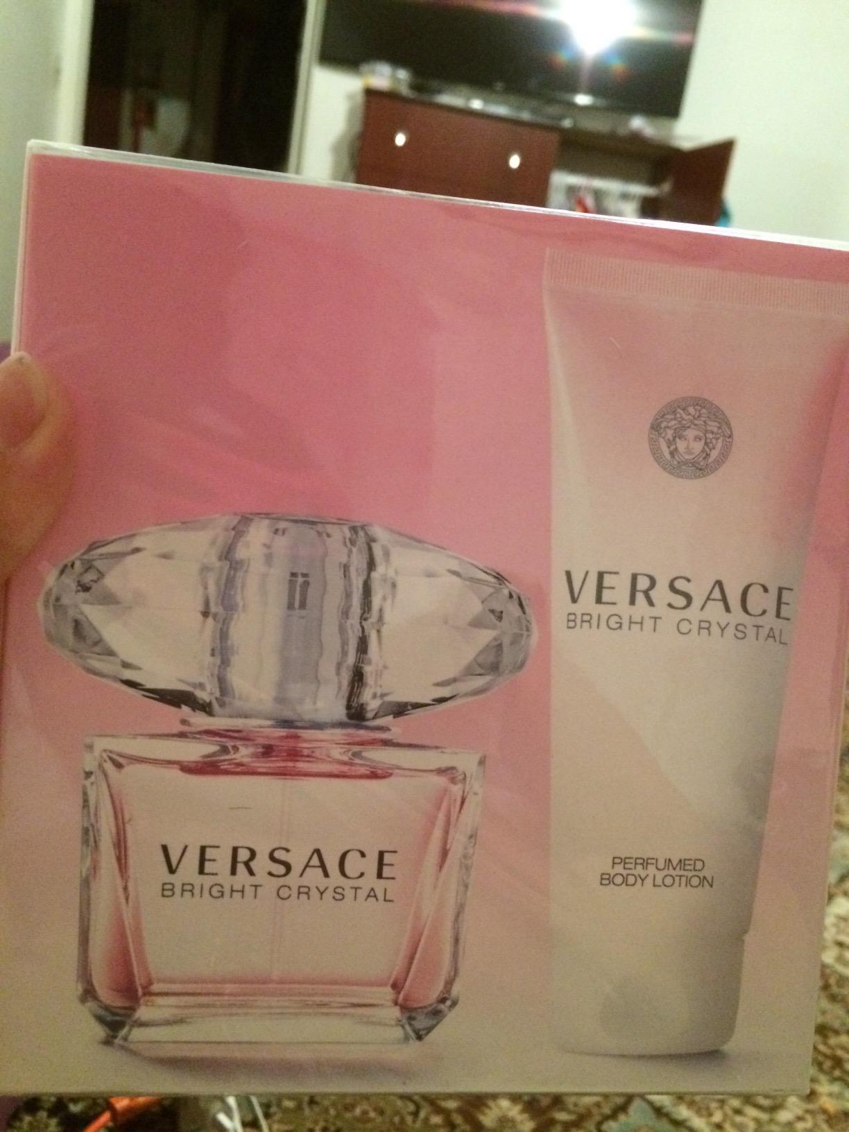 Versace Versace Bright Crystal Women Giftset (Eau De Toilette, Body Lotion) customer photo 2