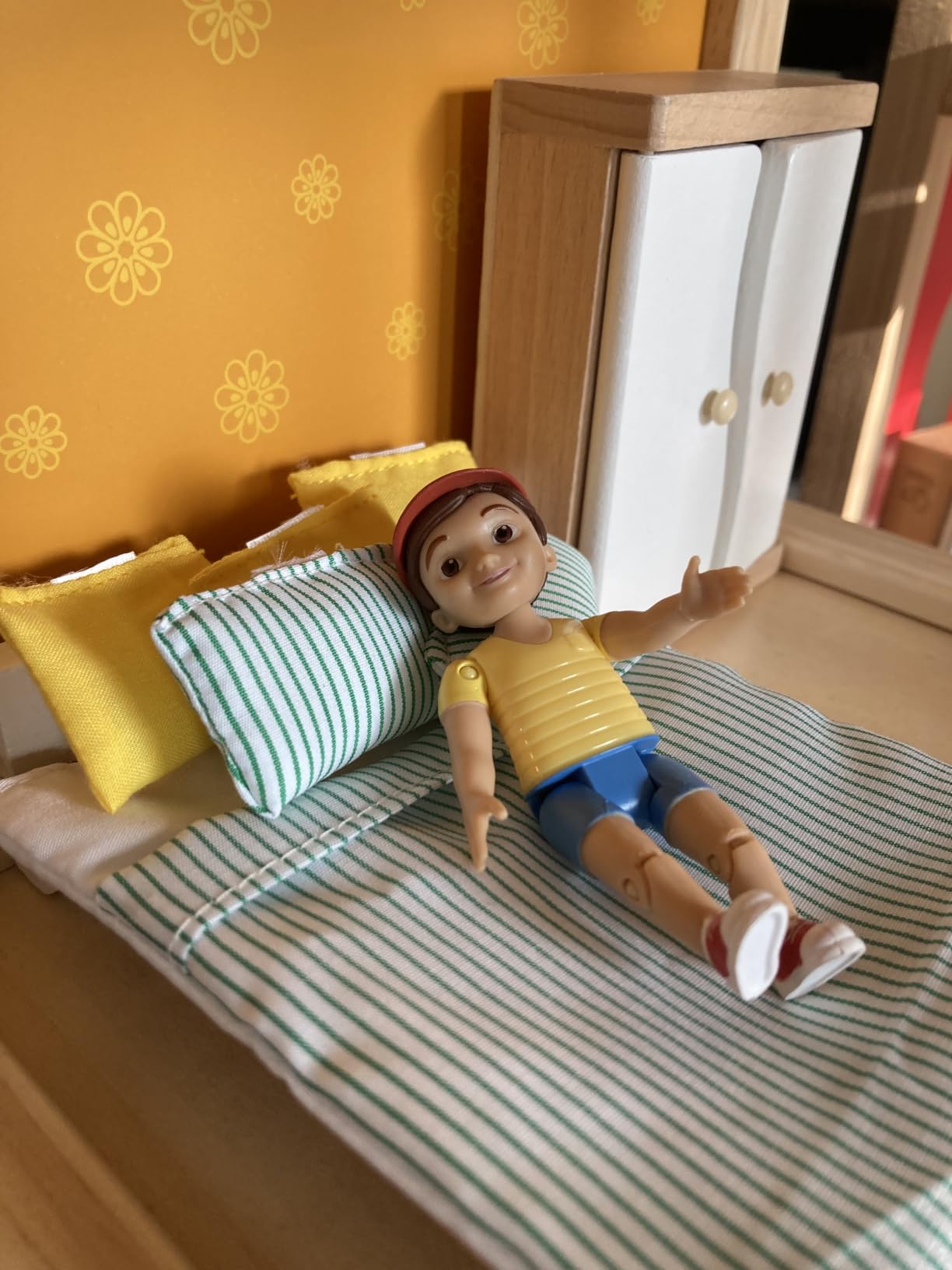 All Seasons Kids Wooden Dollhouse by Hape | Award Winning 3 Story Dolls House Toy with Furniture, Accessories, Movable Stairs and Reversible Season Theme customer photo 1