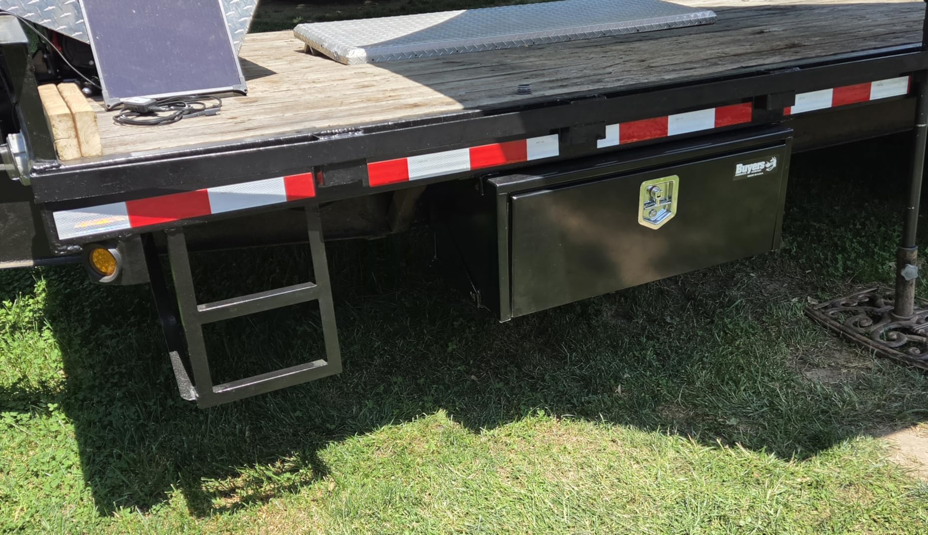 Buyers Products 1702310 Black Steel Underbody Truck Tool Box, 18x18x48 Inch, Heavy-Duty Flatbed Job Box, Made in USA customer photo 2