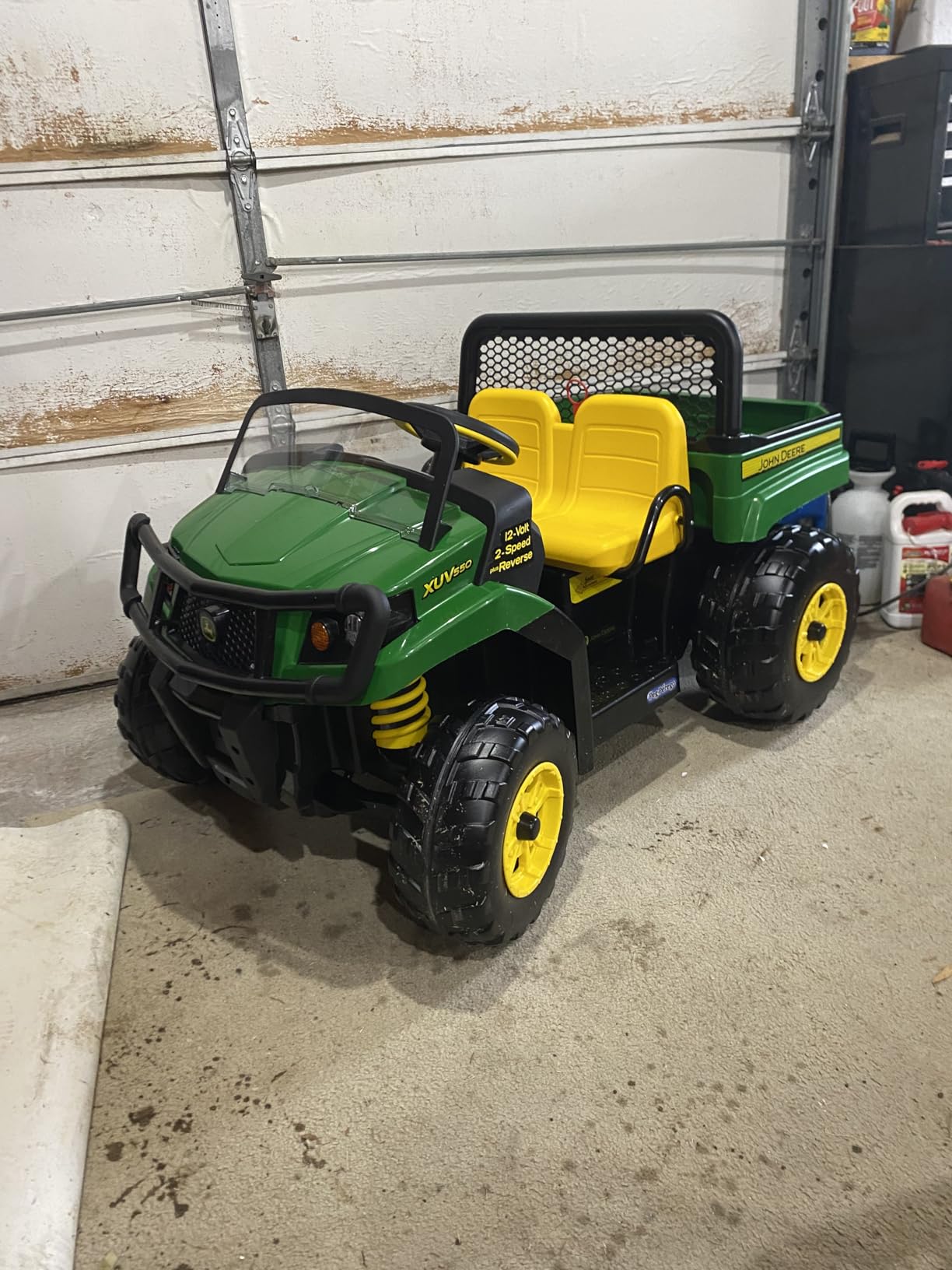 Peg Perego John Deere Gator XUV Extra-Large 12 Volt Ride-on, Durable Design for Kids 3-8, Green customer photo 1