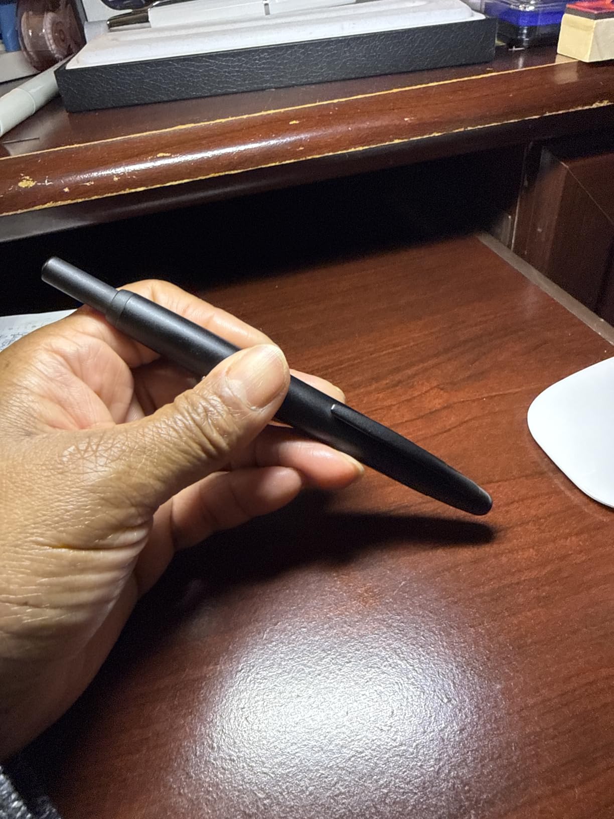 PILOT Vanishing Point Collection Refillable & Retractable Fountain Pen, Matte Black Barrel, Blue Ink, Fine Nib (60580) customer photo 1