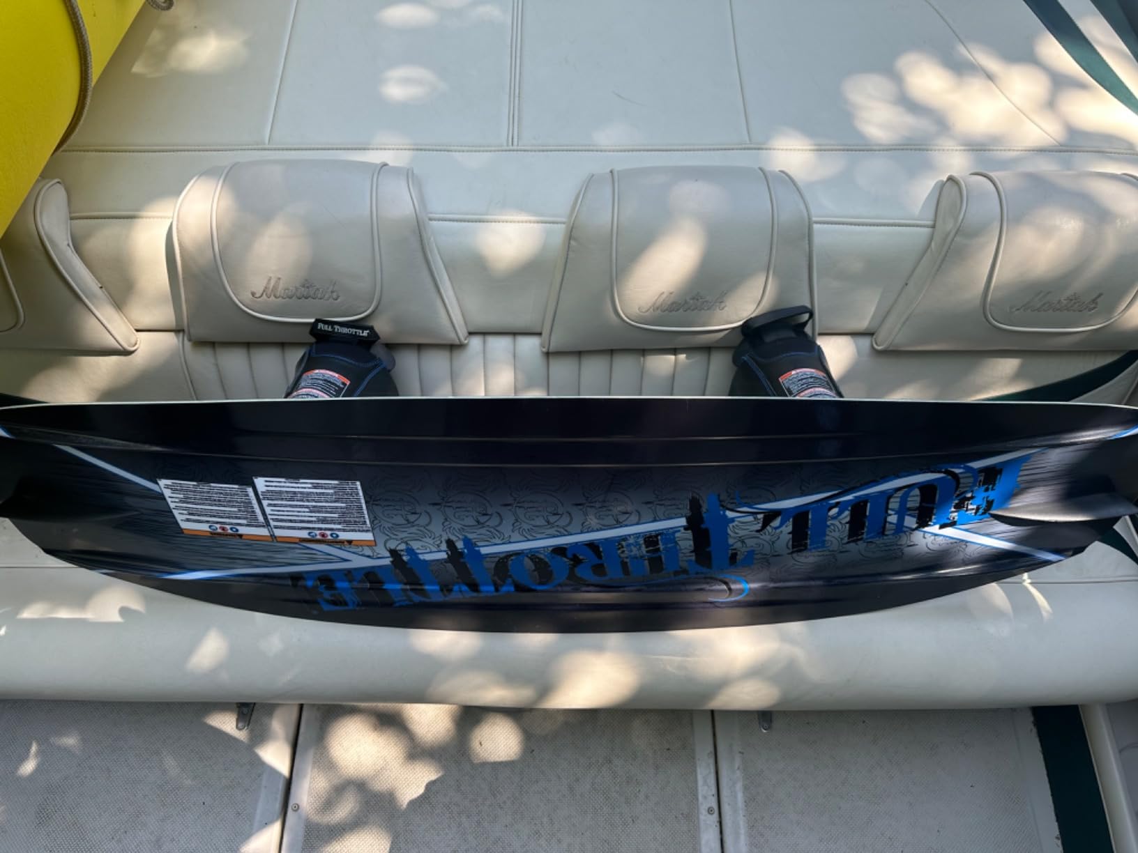 Full Throttle Aqua Extreme Wakeboard Kit (Black/Blue, 55.1 x 21.6-Inch/ 140cm x 42cm) customer photo 1