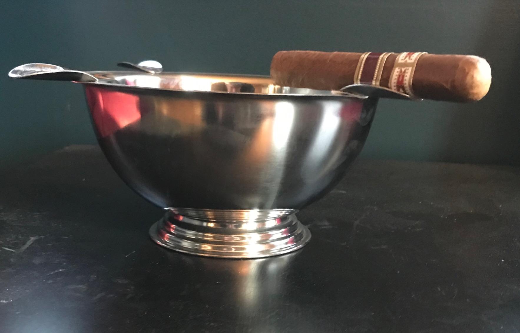 Original Stinky Cigar Ashtray - Windproof Stainless Steel Design with 4 Stirrups, Deep Bowl for Indoor & Outdoor Use, Heat Resistant & Easy to Clean customer photo 1
