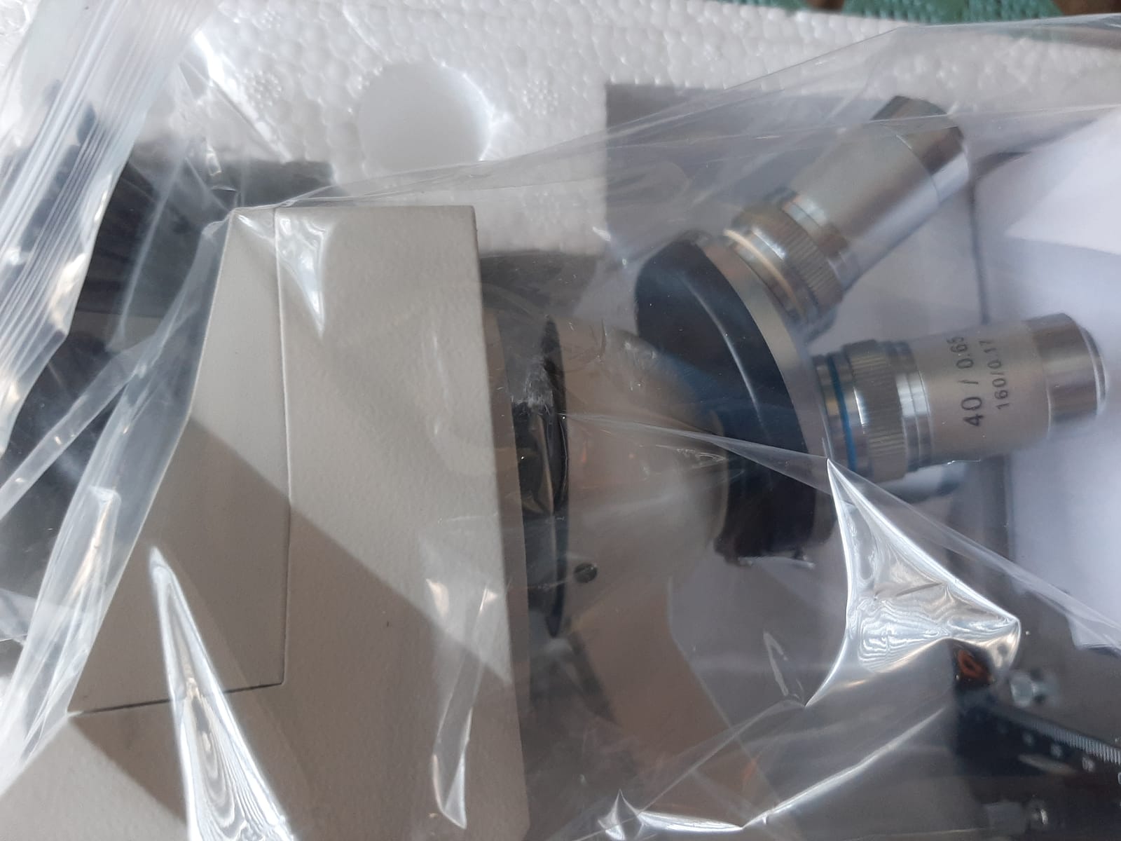 AmScope OMAX M82ES-SC100-LP100 Compound Microscope, Slides Kit | 40X-2000X Magnification Range customer photo 2