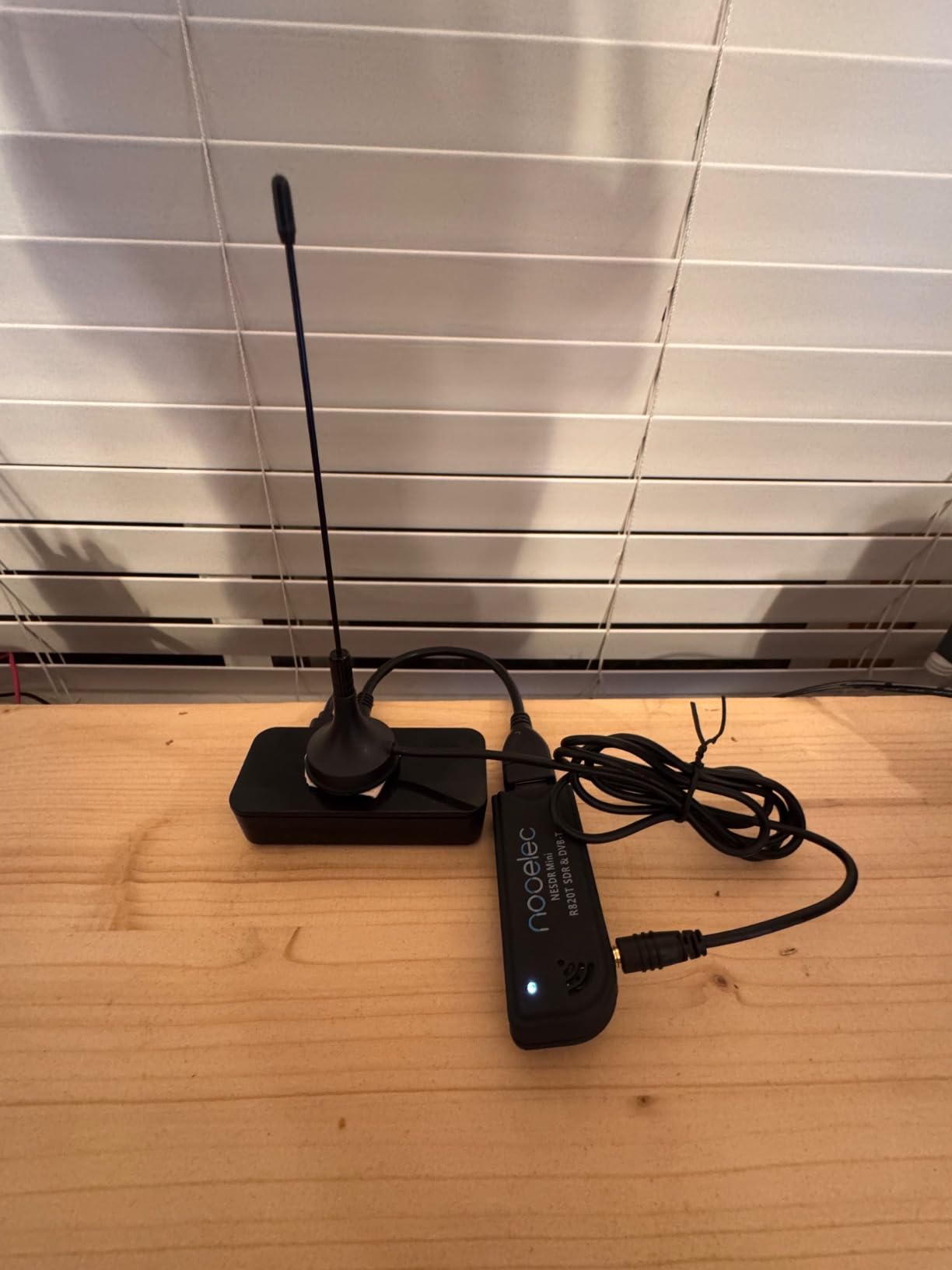 Nooelec NESDR Mini USB RTL-SDR & ADS-B Receiver Set, RTL2832U & R820T Tuner, MCX Input. Low-Cost Software Defined Radio Compatible with Many SDR Software Packages. R820T Tuner & ESD-Safe Antenna Input customer photo 1