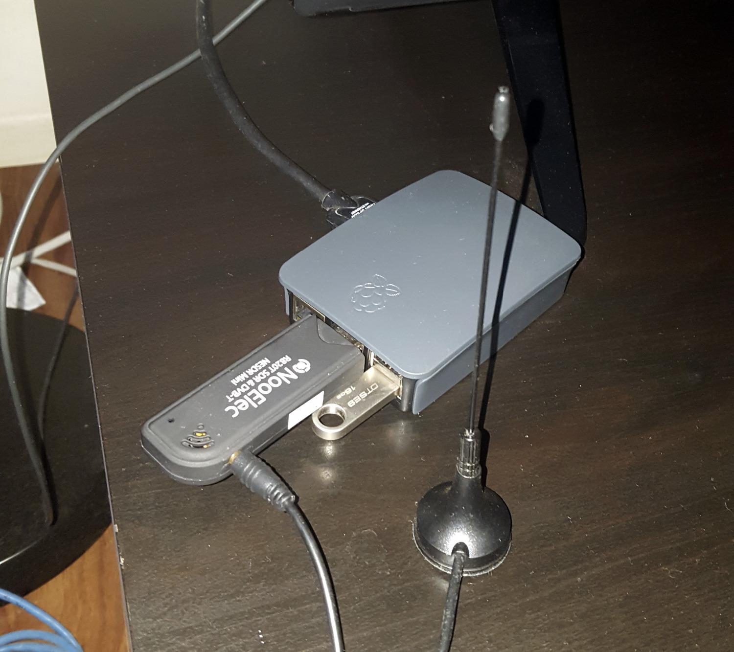 Nooelec NESDR Mini USB RTL-SDR & ADS-B Receiver Set, RTL2832U & R820T Tuner, MCX Input. Low-Cost Software Defined Radio Compatible with Many SDR Software Packages. R820T Tuner & ESD-Safe Antenna Input customer photo 2