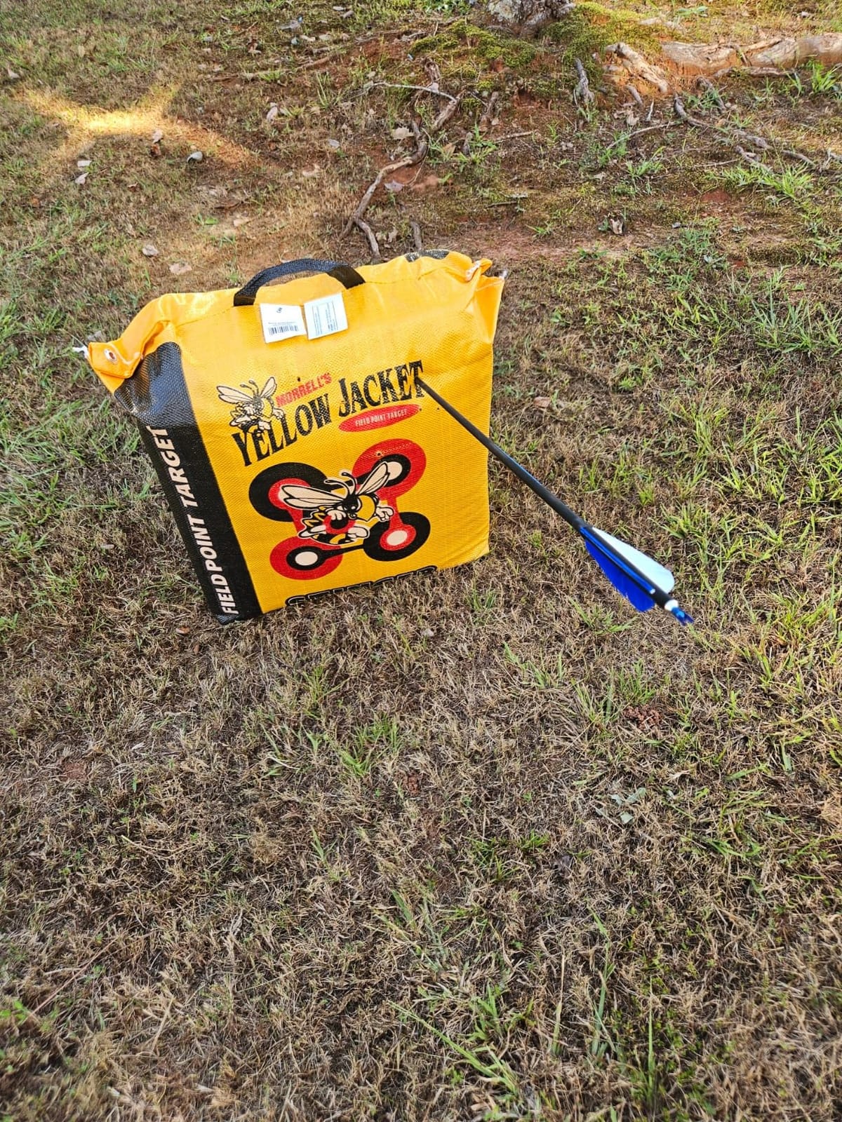 Morrell Yellow Jacket Stinger, Field Point Archery Target with 2 Shooting Sides & 10 Bullseyes - Portable Backyard Hunting Practice Bag with E-Z Tote Carrying Handle & Easy Arrow Removal customer photo 2