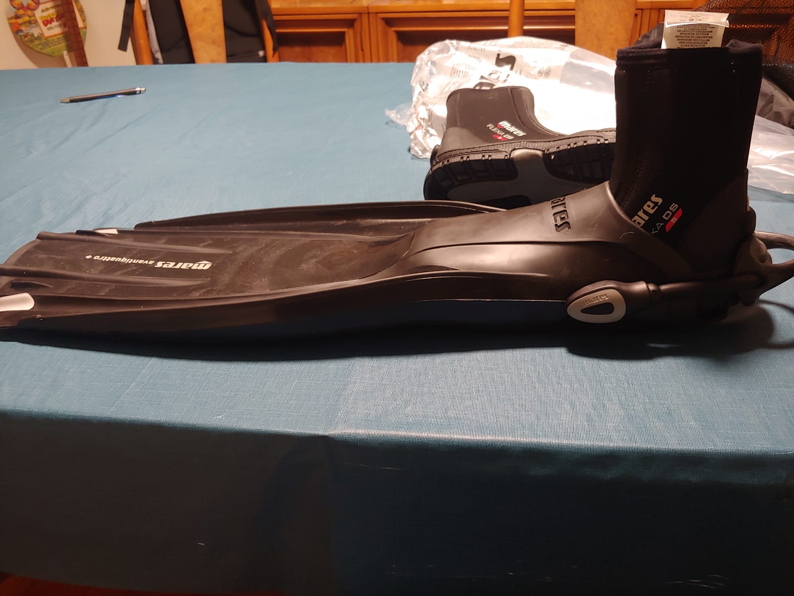 Mares Unisex Adults Avanti Quattro + Diving Fins - Durable Efficient Versatile Open-Heel Scuba Fins with Four-Channel Design & Bungee Strap customer photo 2
