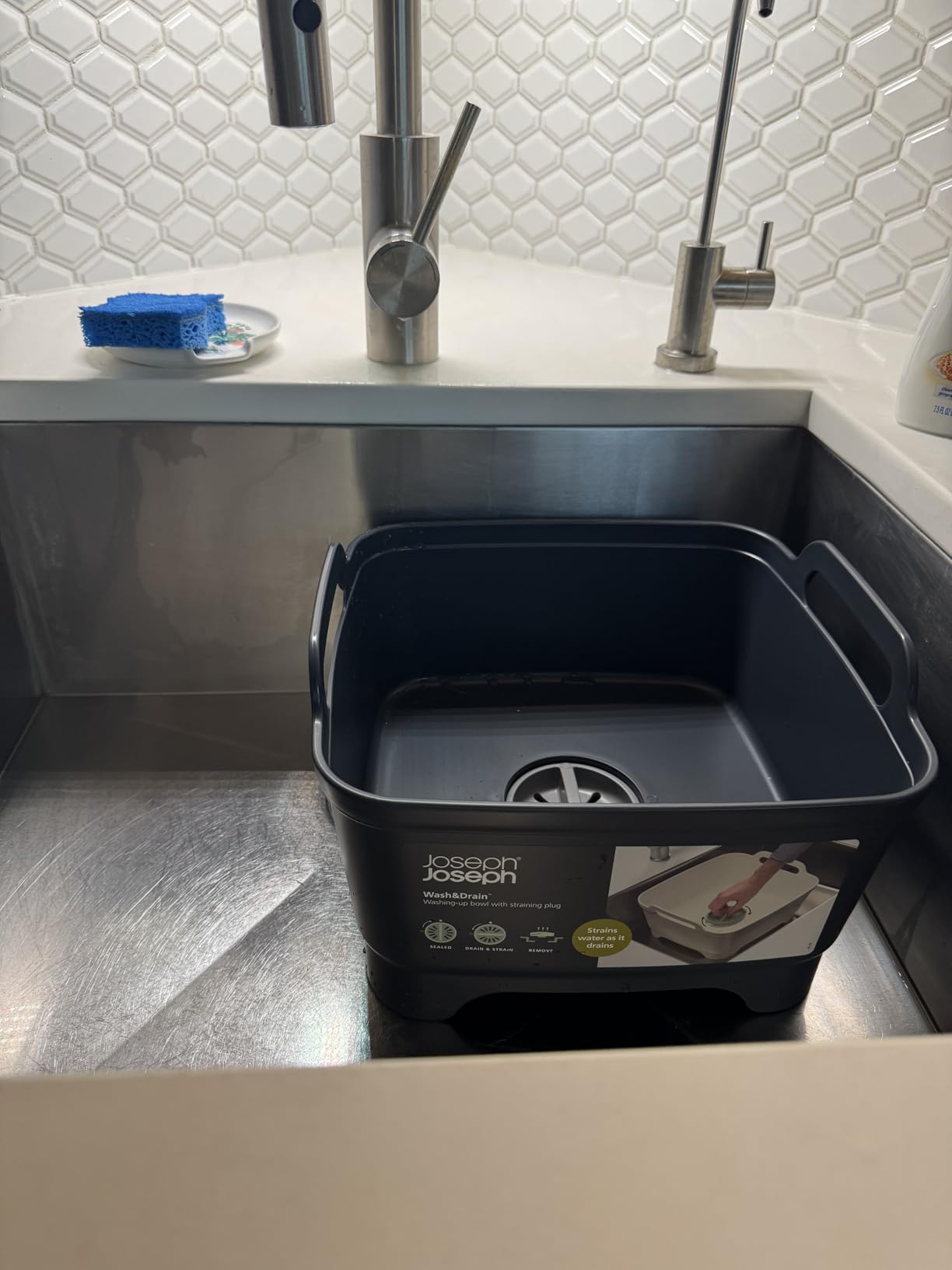 Wash & Drain Kitchen Dish Tub Wash Basin with Handles and Draining Plug, 9 liters/2.3 Gallons customer photo 1