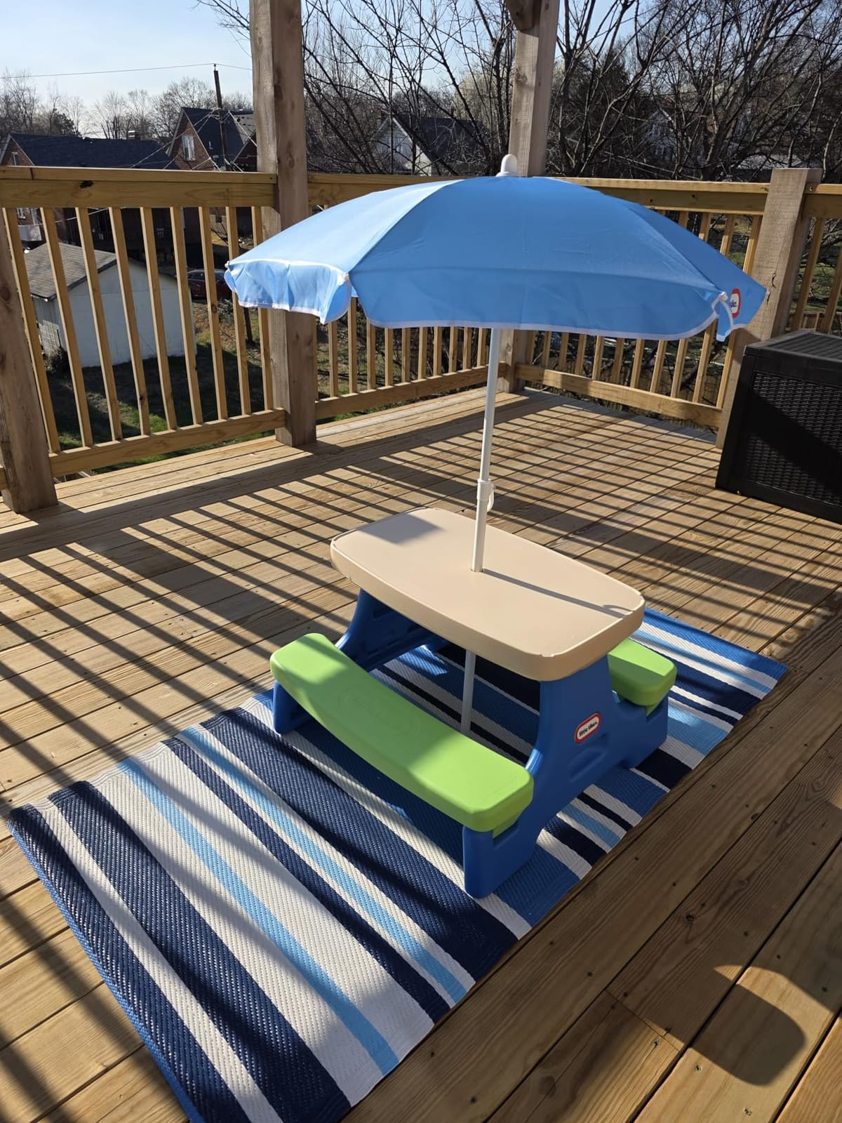 Little Tikes Easy Store Picnic Table with Umbrella, Multi Color, 42.00''L x 38.00''W x 19.75''H customer photo 1