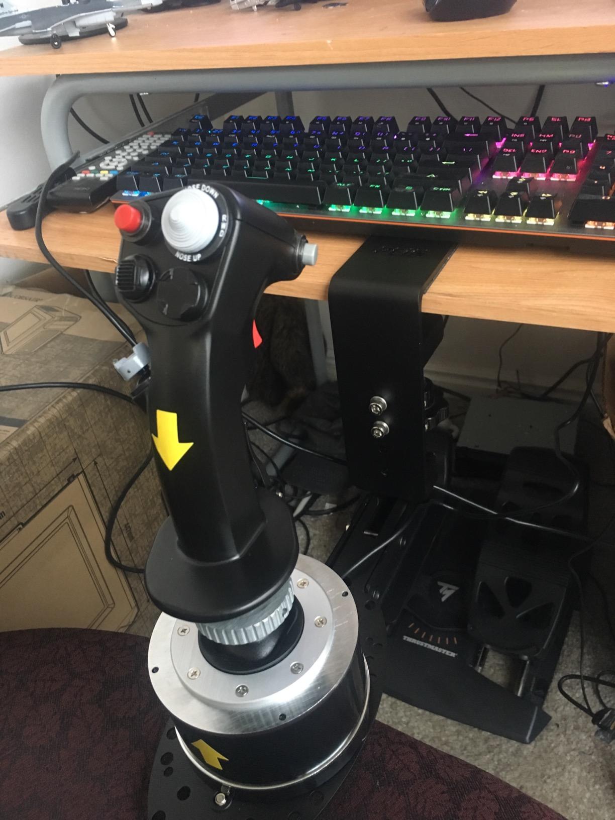 Thrustmaster HOTAS Warthog A-10C replica metal flight stick - PC | Hall-Effect 16-bit, detachable handle, 19 buttons, 3 hat switches, dual trigger, 6+ lb weighted base, T.A.R.G.E.T software customer photo 2