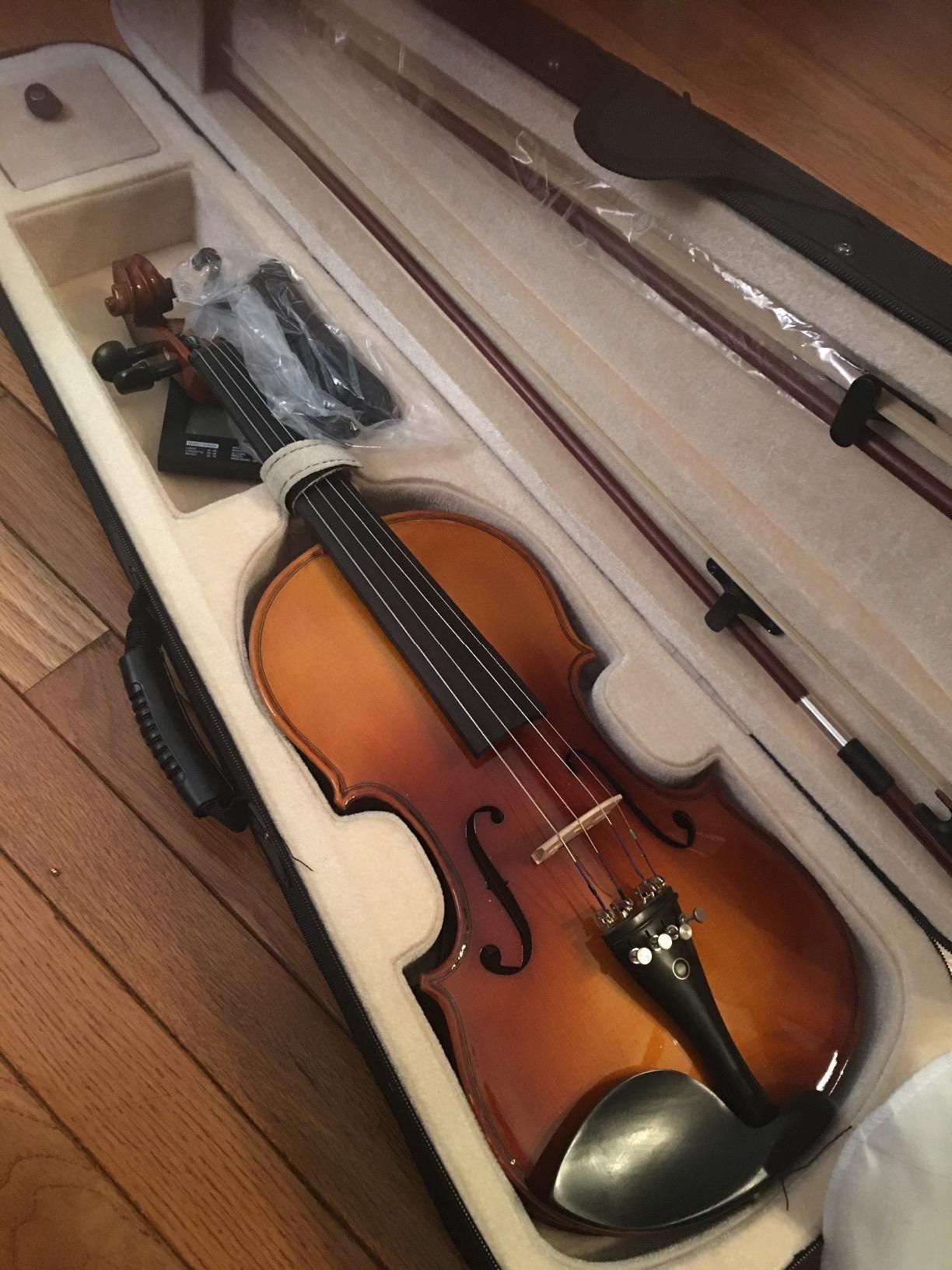 Cecilio 4/4 Violin Solidwood Violin with Strings, Bow, Rosin, Tuner, Shoulder Rest & Lesson Book customer photo 2