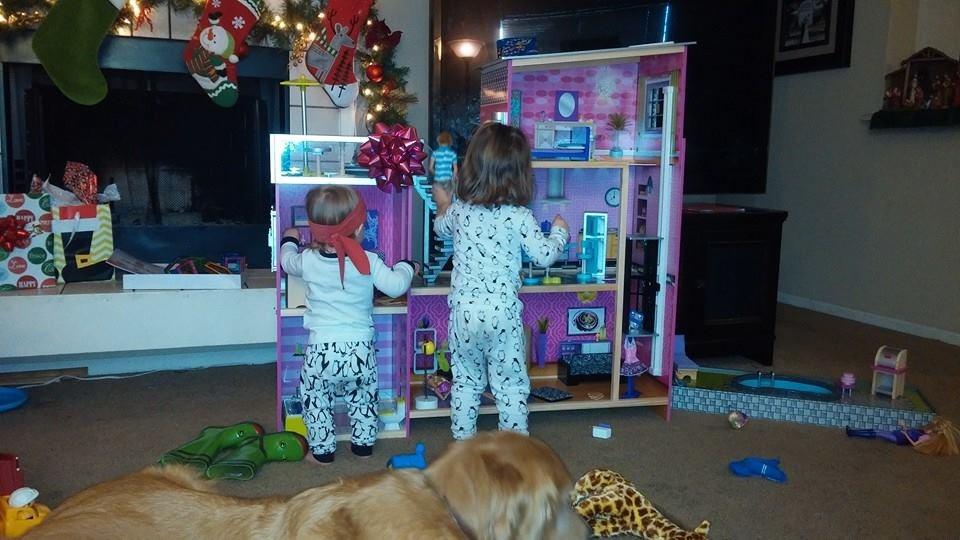 KidKraft Uptown Wooden Modern Dollhouse with Lights & Sounds, Pool and 36 Accessories customer photo 2