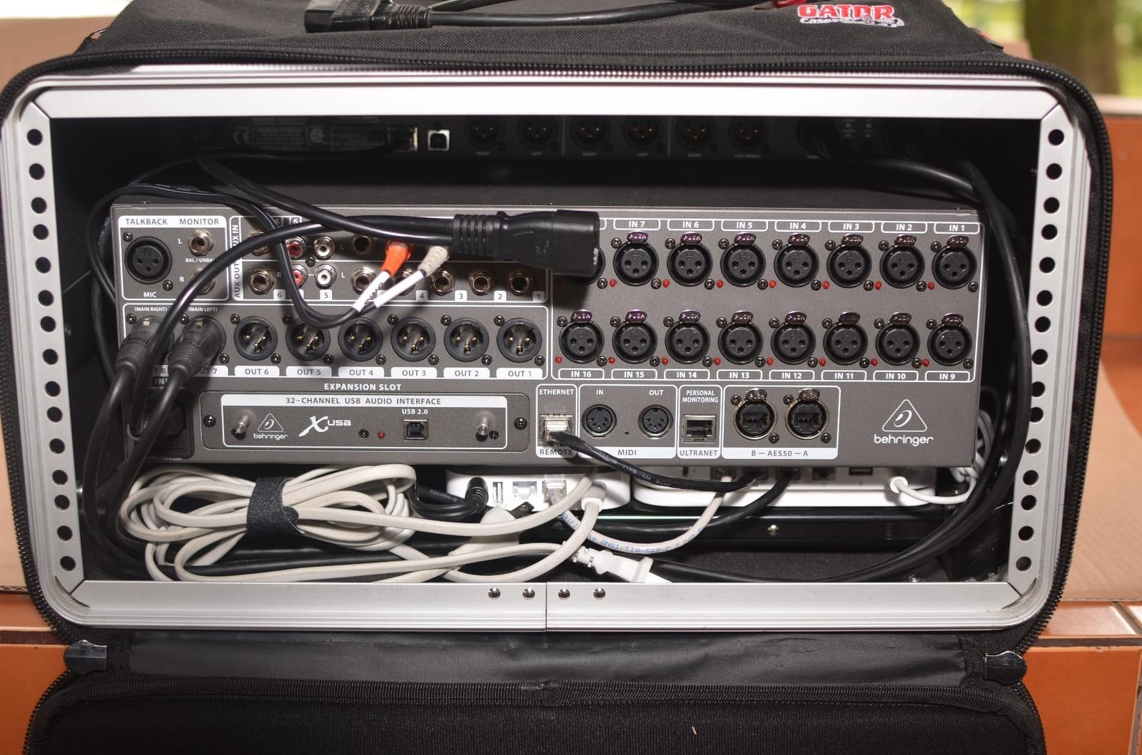 Behringer X32 RACK 40-Input, 25-Bus Digital Rack Mixer with 16 Programmable Midas Preamps customer photo 1
