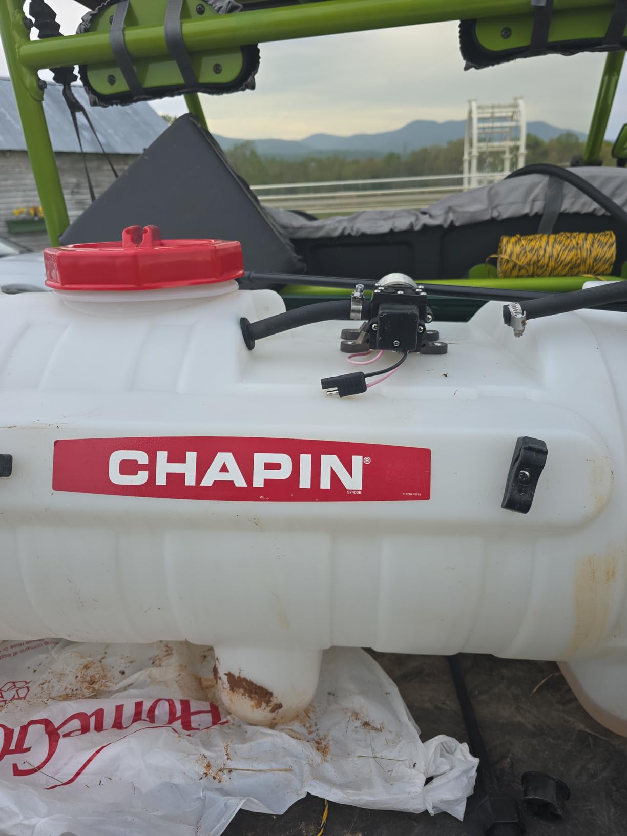 Chapin 97400E Made in the USA 25 Gallon ATV/UTV 12 Volt Mounted Spot Sprayer With 5 Inch Wide Mouth, High Performing 12 V Diaphragm Pump and Filtration System and 18 Inch Spray Wand, Translucent White customer photo 2