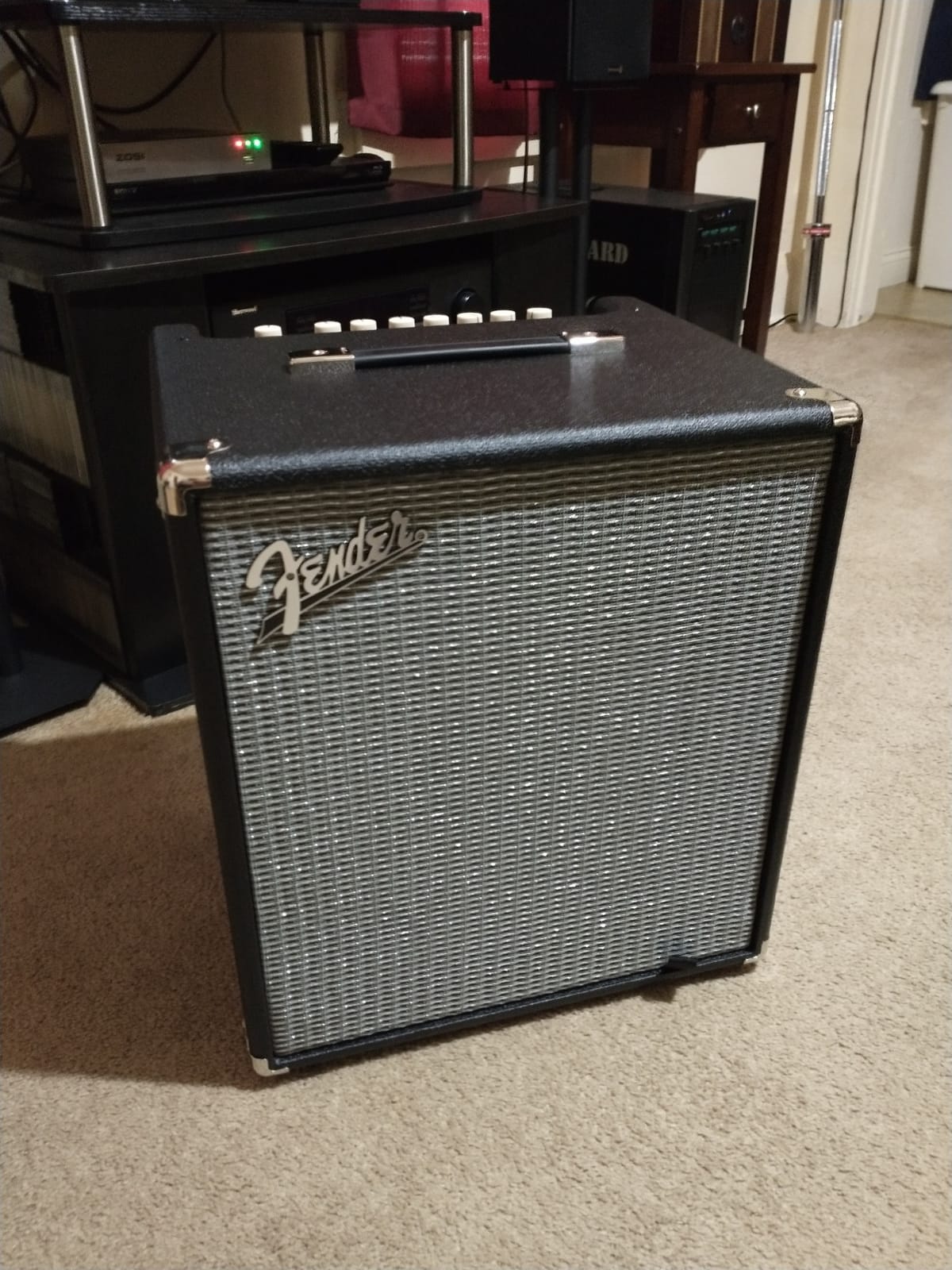 Fender Rumble 100 V3 Bass Amp for Bass Guitar, 100 Watts, with 2-Year Warranty 12 Inch Eminence Speaker, Overdrive Circuit, Tone Voicing, Effects Loop and Direct XLR Output customer photo 2