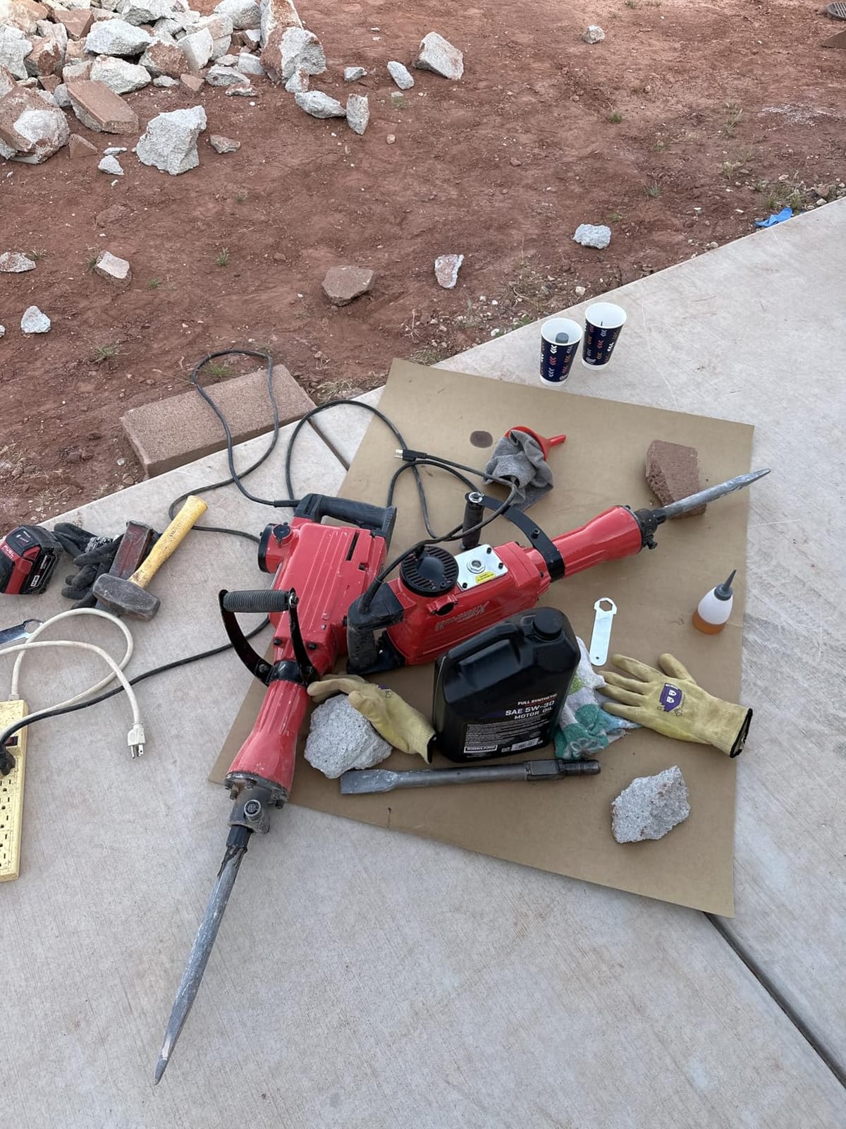 XtremepowerUS 2200W Demolition Jack Hammer Flat Chisel Bull Point Chisel Bits Demo Chipping Hammer Concrete Pavement Breaker DIY Construction Concrete Floor Breaker Punch Drill customer photo 1