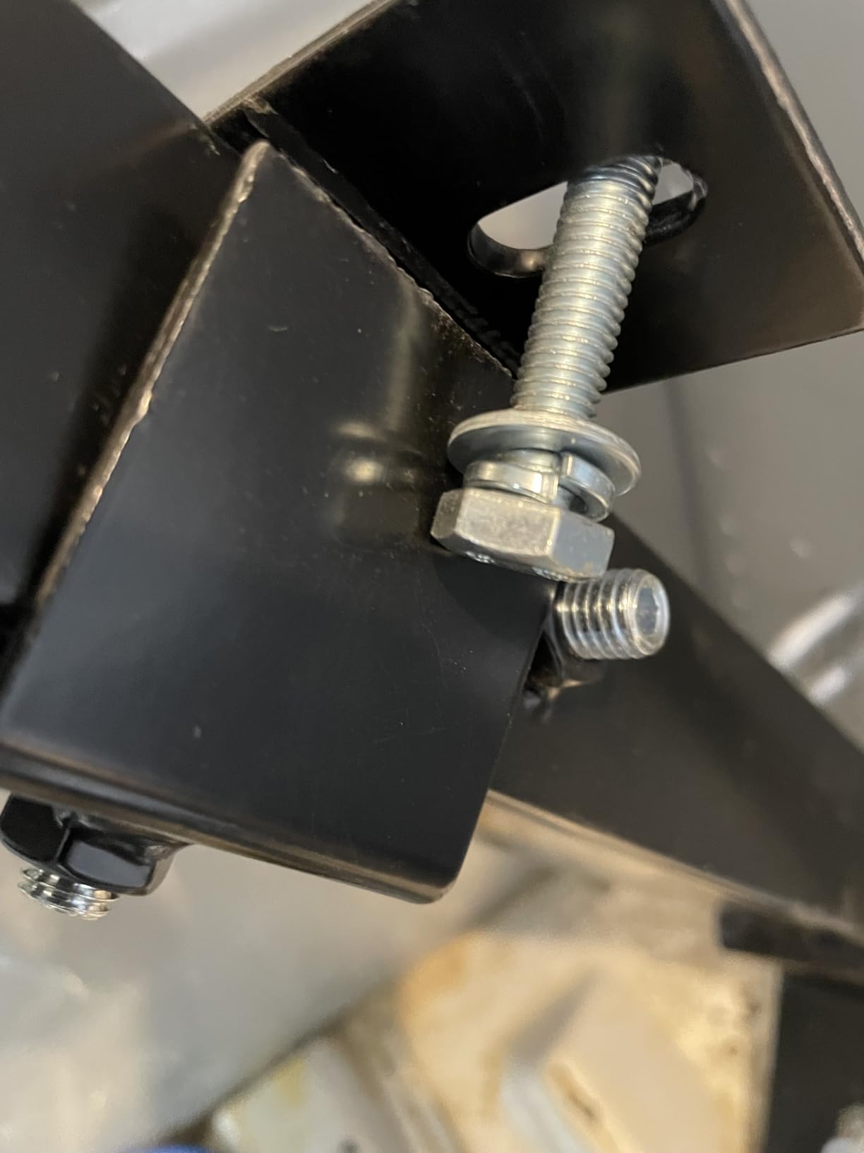 MAXXHAUL Heavy Duty Truck Ladder Rack - Side Mount Alloy Steel, Adjustable 19-34 Inch Arms, 250 lb Capacity, Powder Coat Finish (70233) customer photo 2