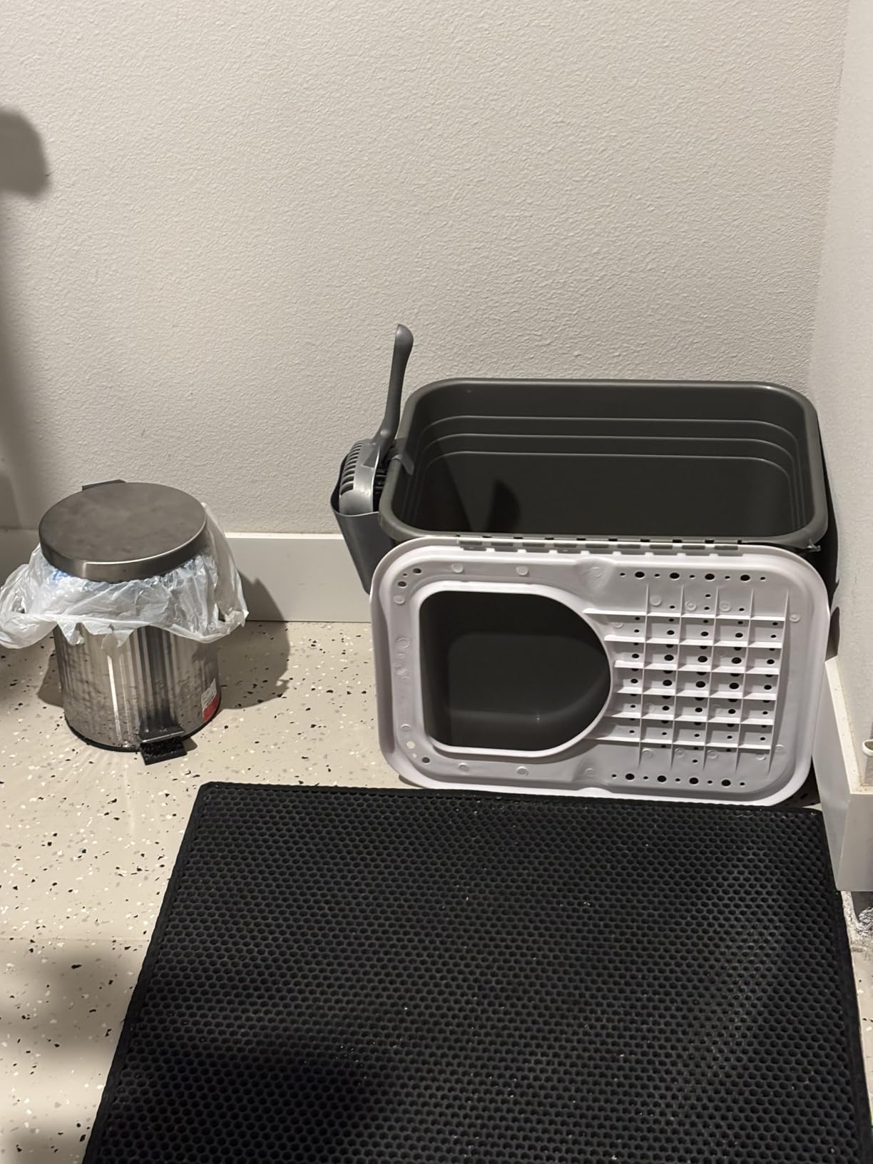 Petmate Enclosed Litter Box for Cats, Hinged Lid, Wide Entry, USA Made | Filter door design, reduces odor and mess, easy access opening, scoop sold separately customer photo 1