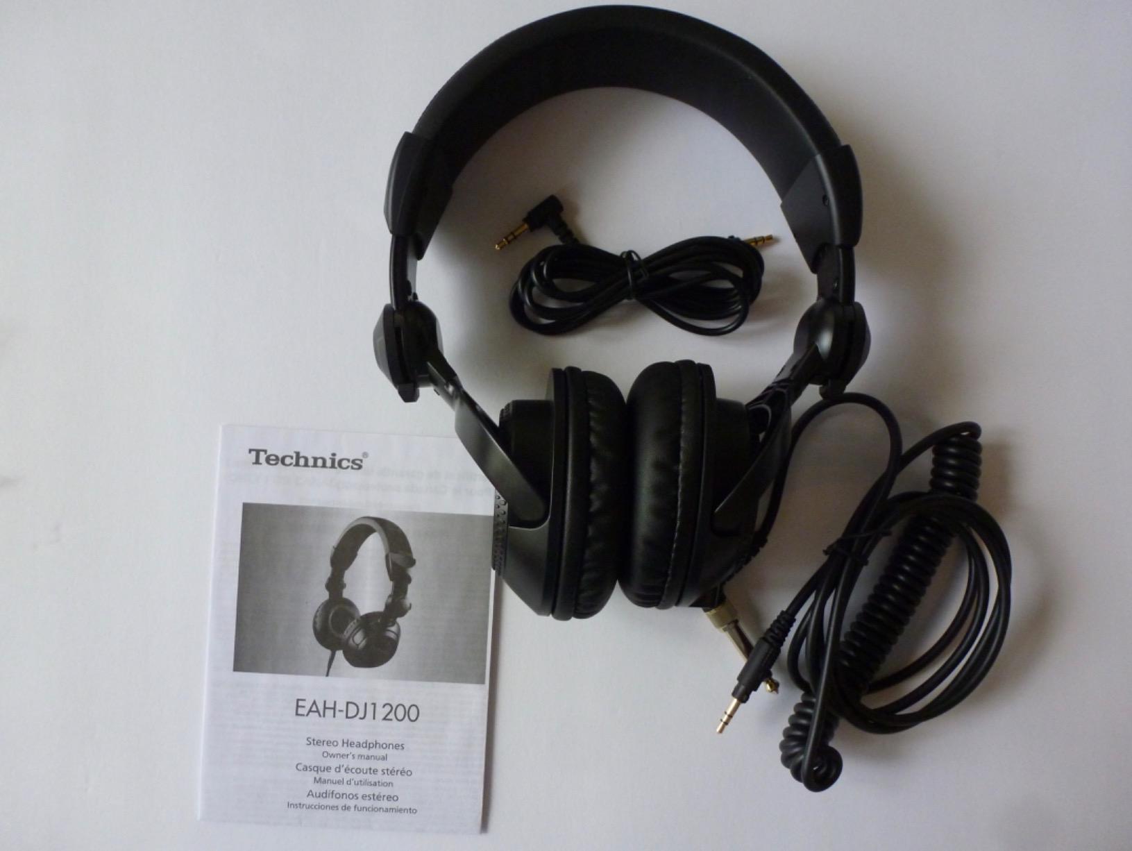 Technics Professional DJ Headphones with 40mm CCAW Voice Coil Drivers, 270° Swivel Housing and Locking Detachable Cord; Lightweight, Foldable High Input - EAH-DJ1200 (Black) customer photo 2