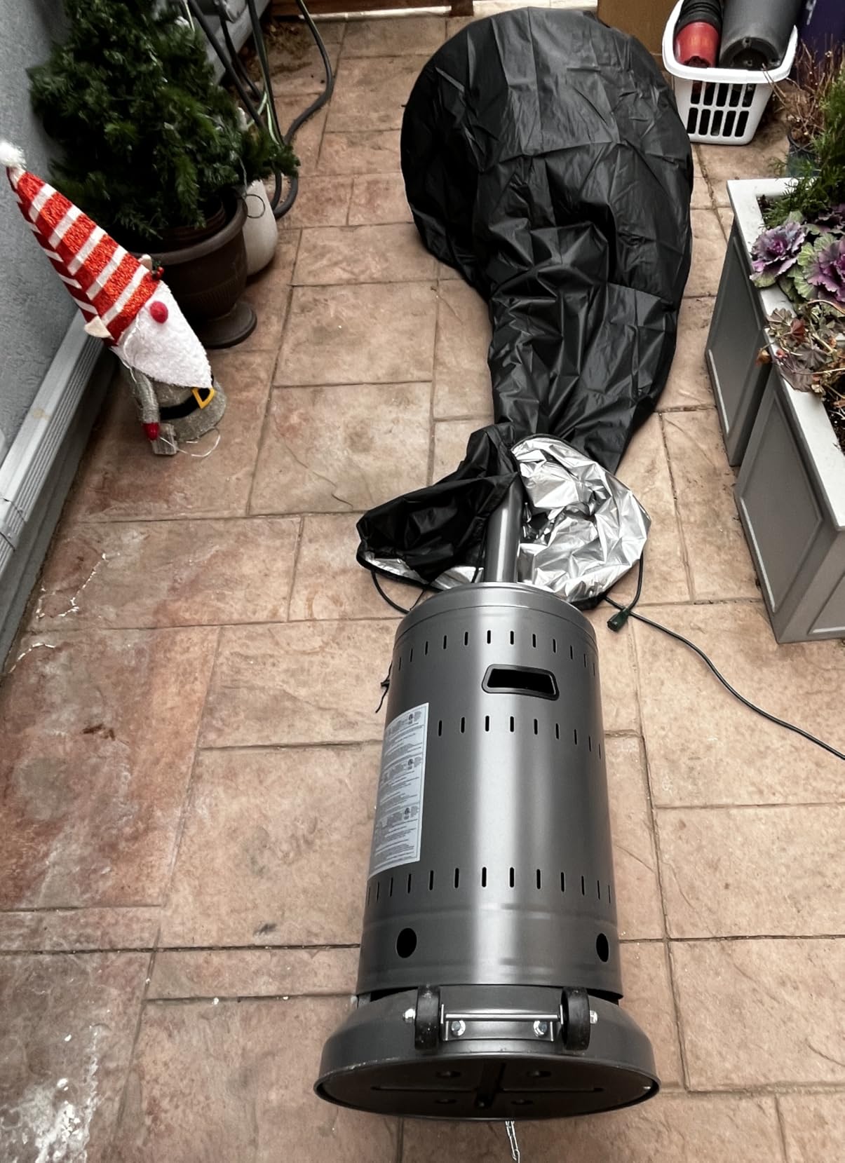 Amazon Basics 46,000 BTU Portable Outdoor Propane Patio Heater with Wheels, Commercial & Residential, Easy to Use, with Water Tank, Havana Bronze, 32.1 x 32.1 x 91.3 inches customer photo 1