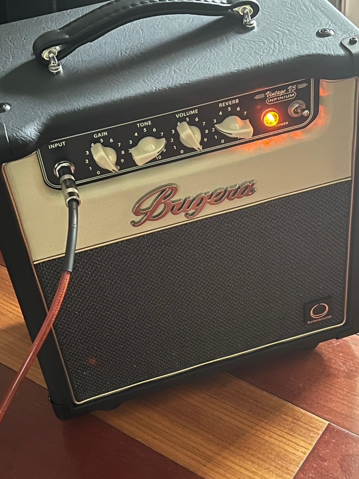 Bugera V5 INFINIUM 5-Watt Class-A Tube Amplifier Combo with INFINIUM Tube Life Multiplier, Original Turbosound Speaker, Reverb and Power Attenuator customer photo 1