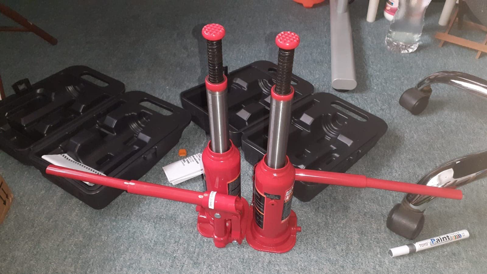 Torin T90413 Big Red Hydraulic Bottle Jack with Carrying Case, 4 Ton (8,000 lb) Capacity customer photo 1