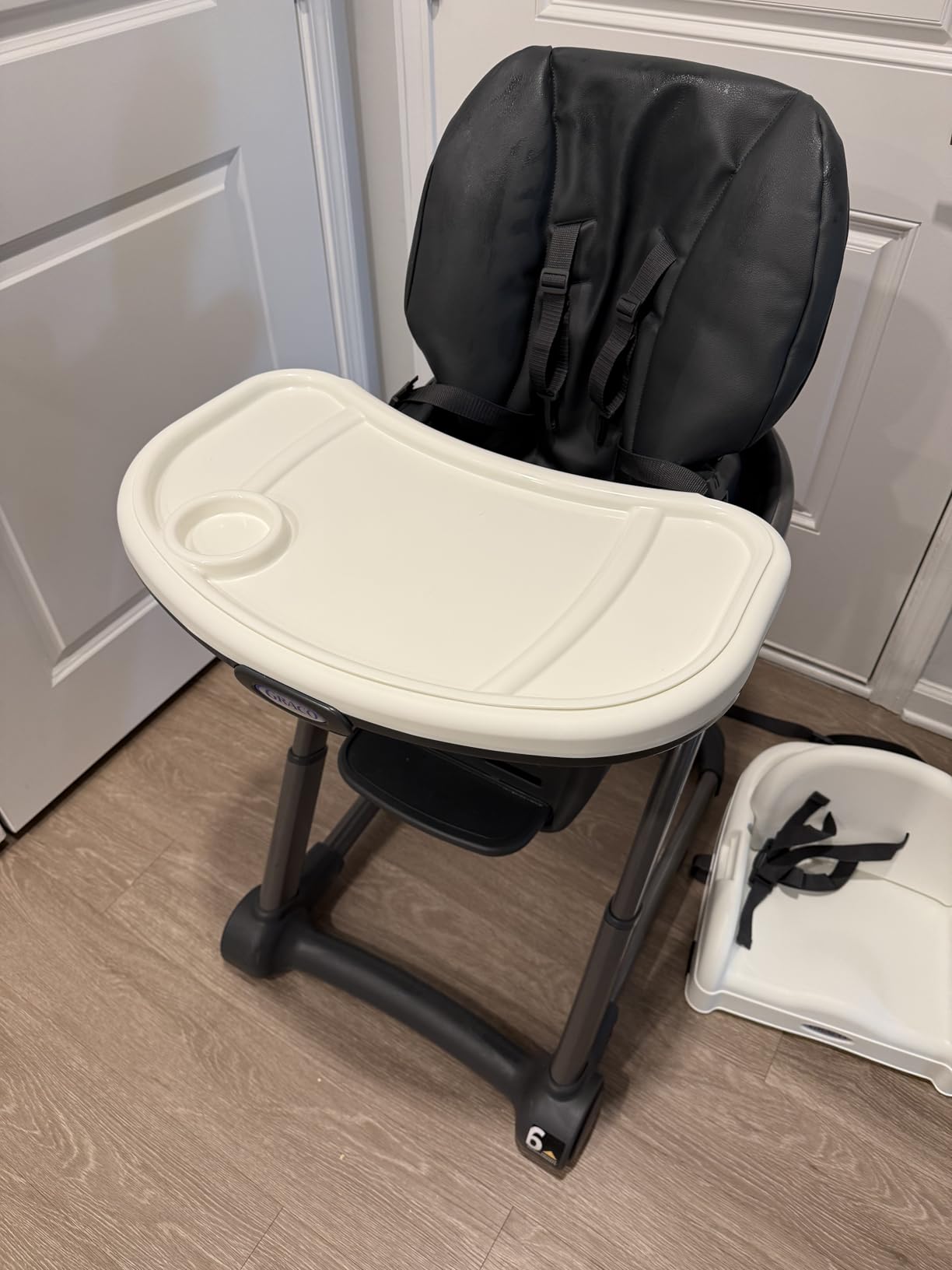 Graco Blossom 6 in 1 Convertible High Chair Studio 22.5x41x29 Inch customer photo 2
