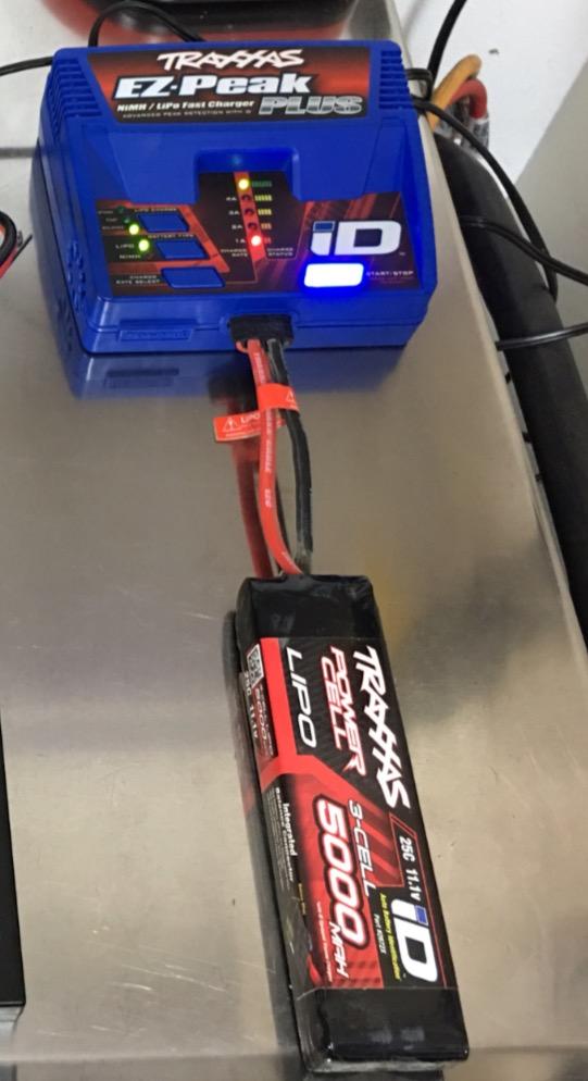 Traxxas 2970 EZ-Peak Plus 4-Amp NiMH/LiPo Fast Charger with ID Auto Battery Identification Vehicle customer photo 2
