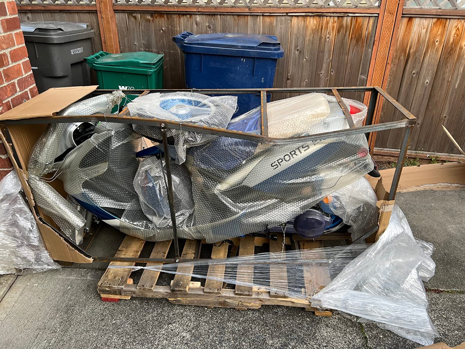 SMART DEALSNOW Brings Brand New 150cc Gas Fully Automatic Street Legal Scooter TaoTao 150cc with Matching Trunk - SPORTY BLACK customer photo 2