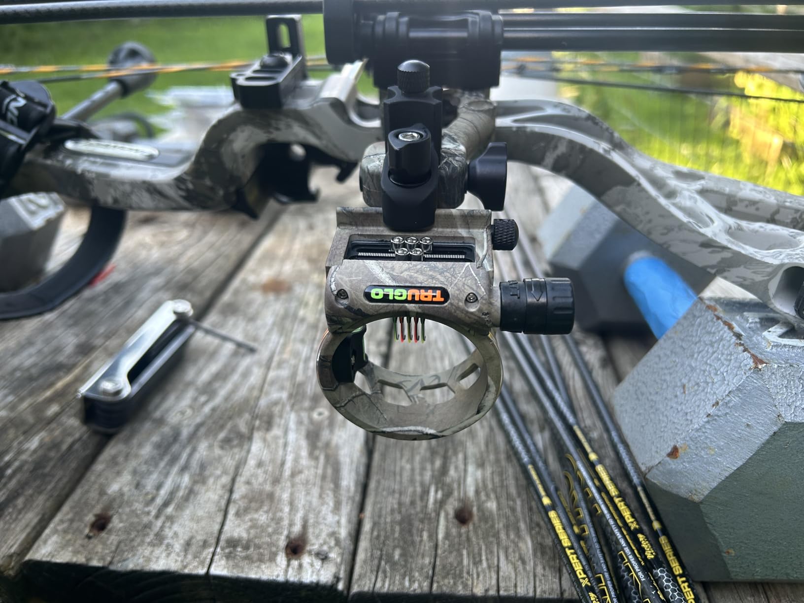 TRUGLO Carbon Hybrid Ultra Lightweight Micro-Adjustable 5-Pin Hunting Bow Sight customer photo 2