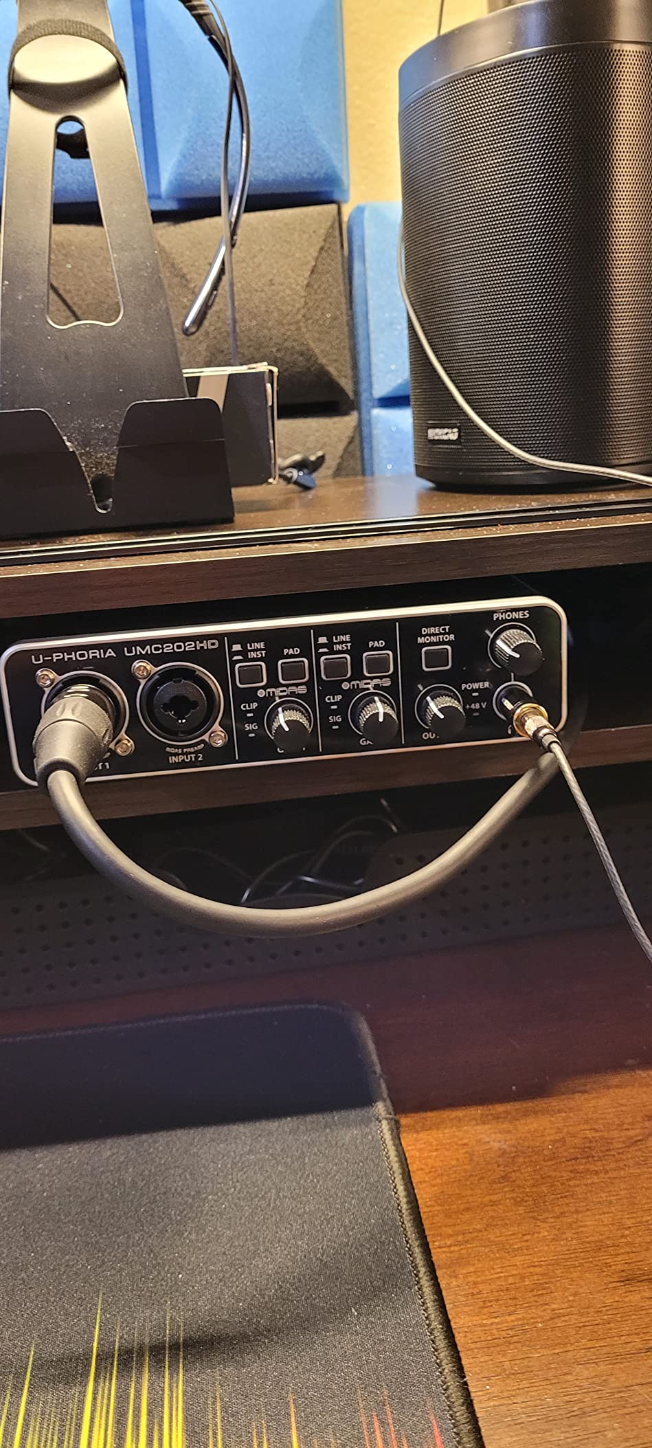 Behringer UMC202HD Audiophile 2x2, 24-Bit/192 kHz USB Audio Interface with Midas Mic Preamplifiers customer photo 2