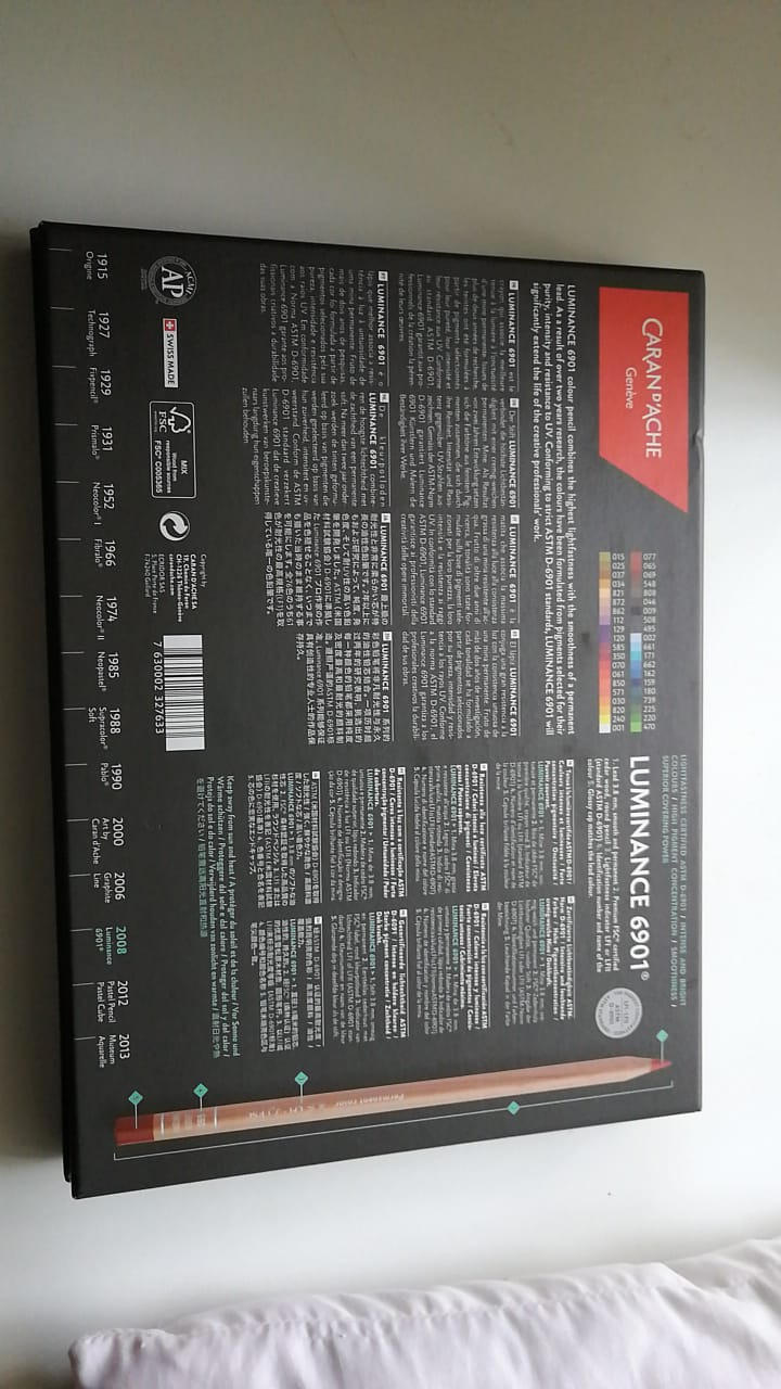 Caran D'ache Luminance Colored Pencil Set of 40 (6901.740) customer photo 2