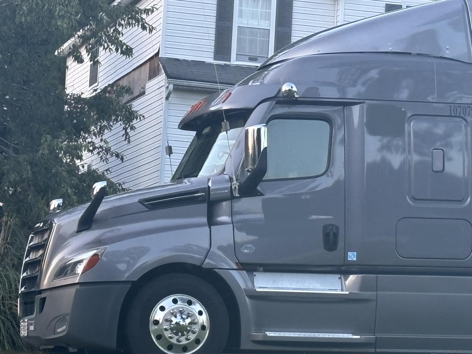 Stryker SR-2K Center Load Trucker CB Antenna customer photo 1