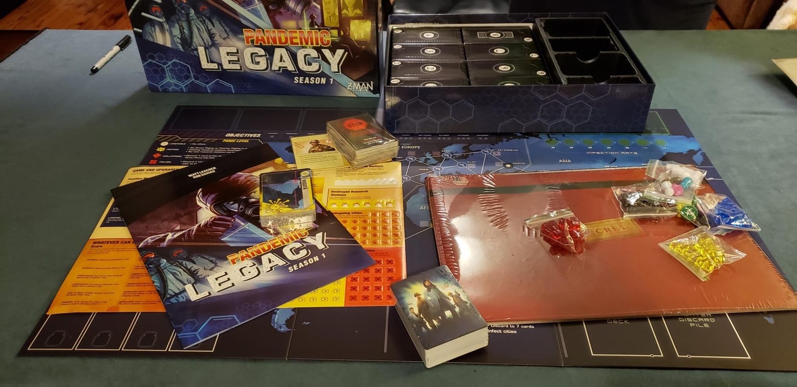 Pandemic Legacy Season 1 Board Game (Blue) - Epic Year-Long Battle Against Deadly Diseases! Cooperative Strategy Game for Family Game Night, Ages 13+, 2-4 Players, 1 Hr Playtime, Made by Z-Man Games customer photo 1