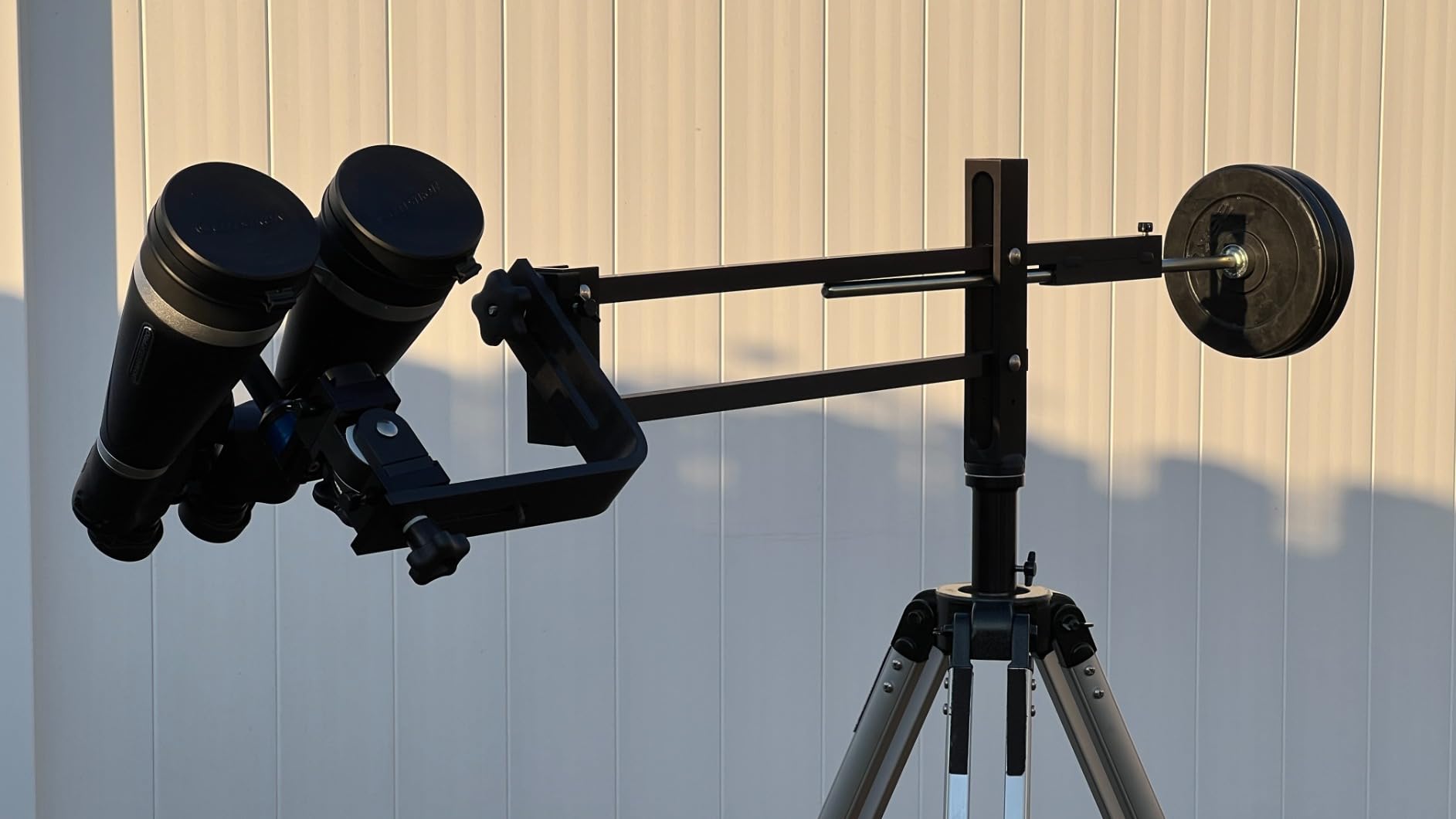 Celestron SkyMaster Pro 20x80 Astronomy Binoculars for Long-Range Viewing | Large 80mm Objectives, XLT Fully Multi-Coated Optics, Waterproof & Fogproof, Rubber Armored, Tripod Adapter Included customer photo 1