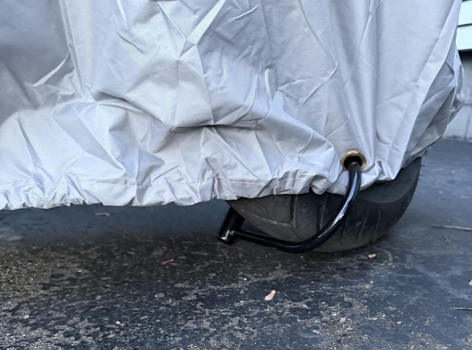 Badass Moto All-Season Motorcycle Cover for Mid-Size Bikes, Black M 96