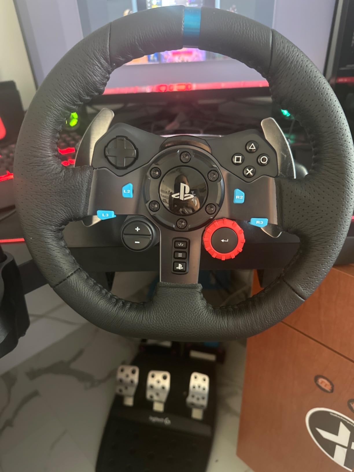 Logitech G29 Racing Wheel and Pedals for PS5/PS4/PC customer photo 2