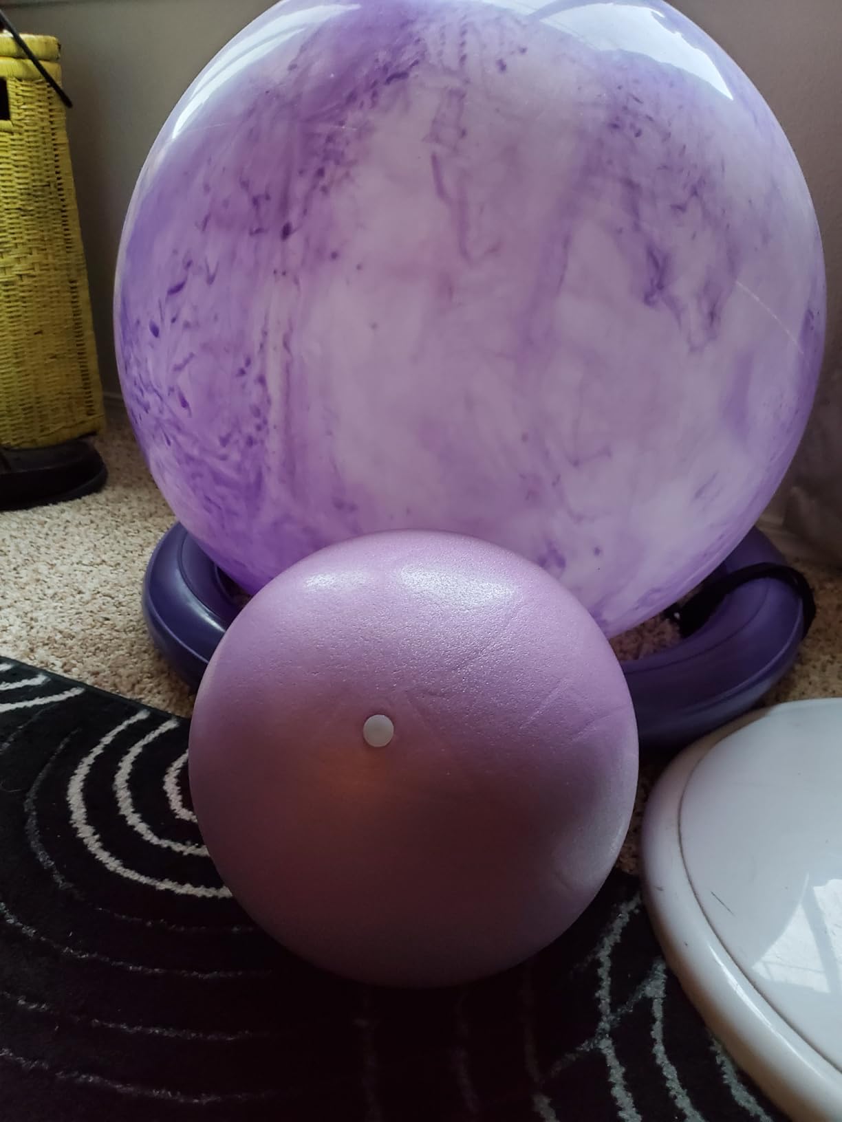 ProBody Pilates Ball Small - 9 Inch Small Exercise Ball | Anti-Burst PVC, Latex-Free, Clinic Grade, Between-Knees Stabilizer, Postpartum & Rehab, Straw Inflator, Yoga Ball Small customer photo 1