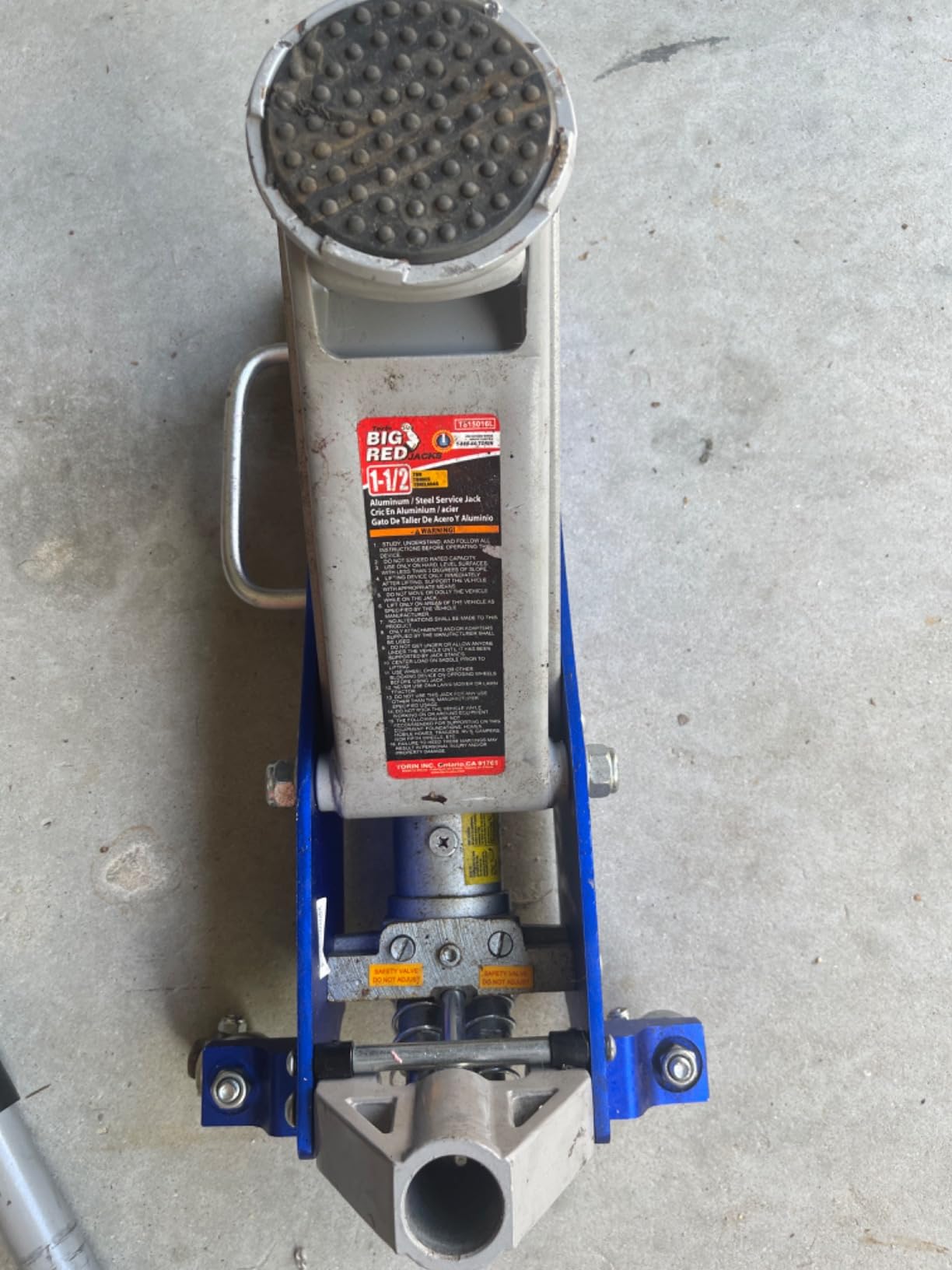 BIG RED T815016L Torin Hydraulic Low Profile Aluminum and Steel Racing Floor Jack with Dual Piston Quick Lift Pump, 1.5 Ton (3,000 lb) Capacity, Blue customer photo 1