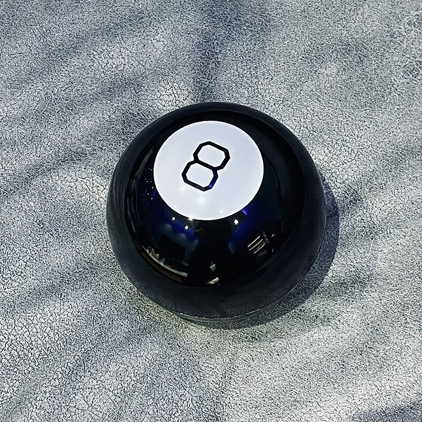 Mattel Games Magic 8 Ball Novelty Fortune-Telling Toy, Retro Look for Kids, Grown-Ups, Families, Parties & Travel (Amazon Exclusive) customer photo 1
