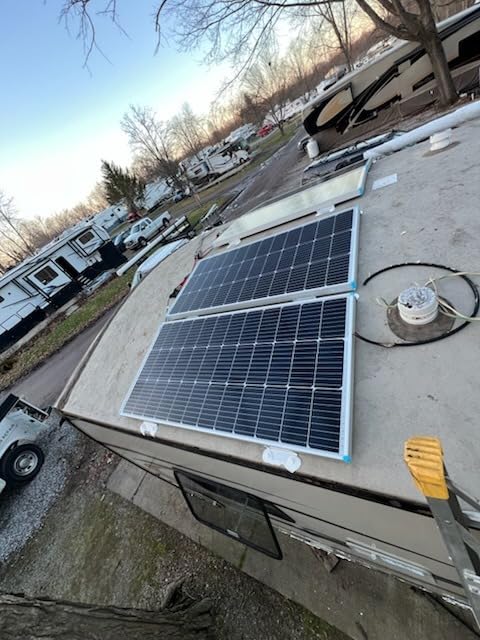 Renogy 200W 12V N-Type RV Solar Panel Kit with Adventurer 30A Controller | Adventurer 30A LCD PWM Charge Controller + Mounting Brackets for RVs, Boats, Trailers, Campers, Marine & Off-Grid Systems customer photo 1