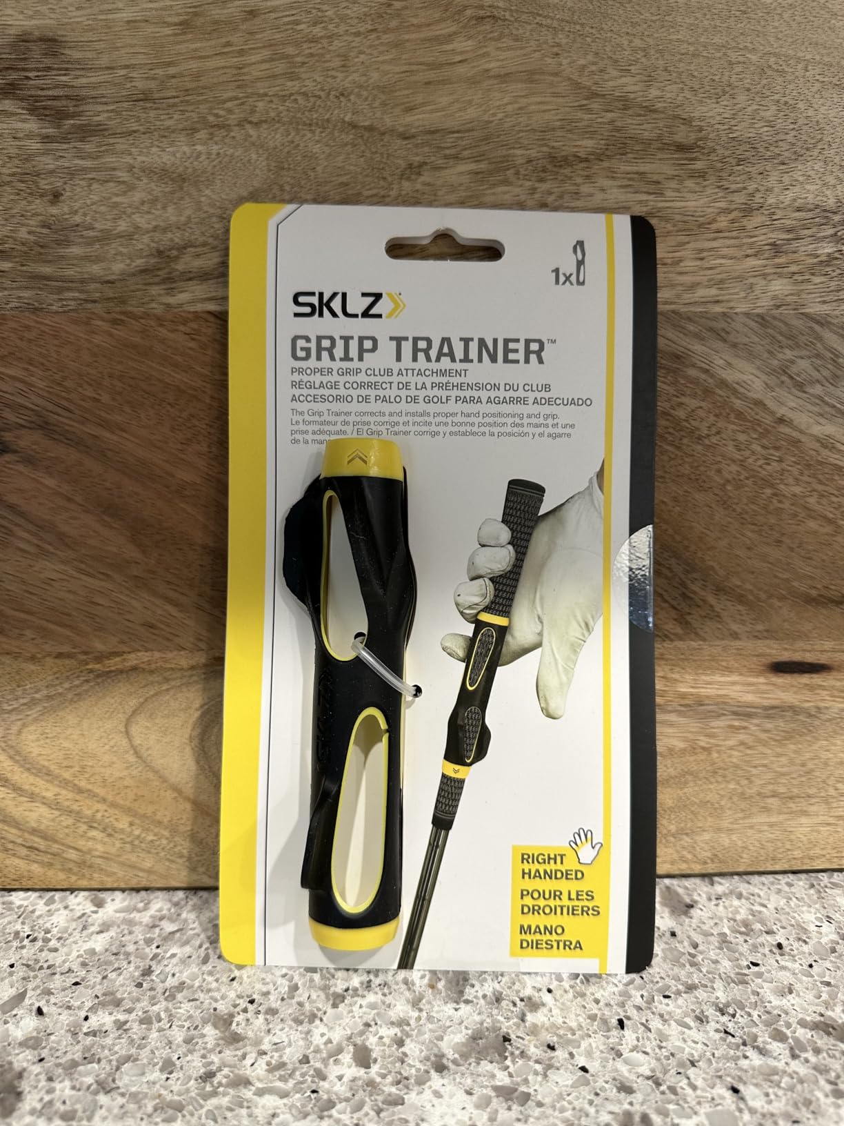 SKLZ Golf Grip Trainer, Club Attachment for Correct Hand Positioning and Muscle Memory, Fits Standard Grips from Driver to Wedge, Right-Handed, Compact Training Aid for Practice and Pre-Round Warm-Up customer photo 2