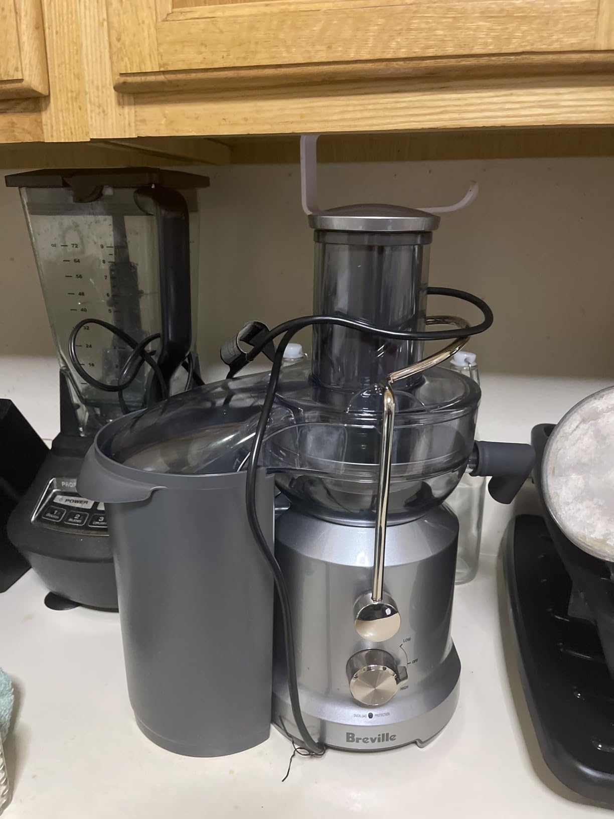 Breville BJE430SIL Juice Fountain Cold, Silver, Create nutrient-rich drinks with centrifugal juicer's Cold Spin Technology, 70 fl oz customer photo 1