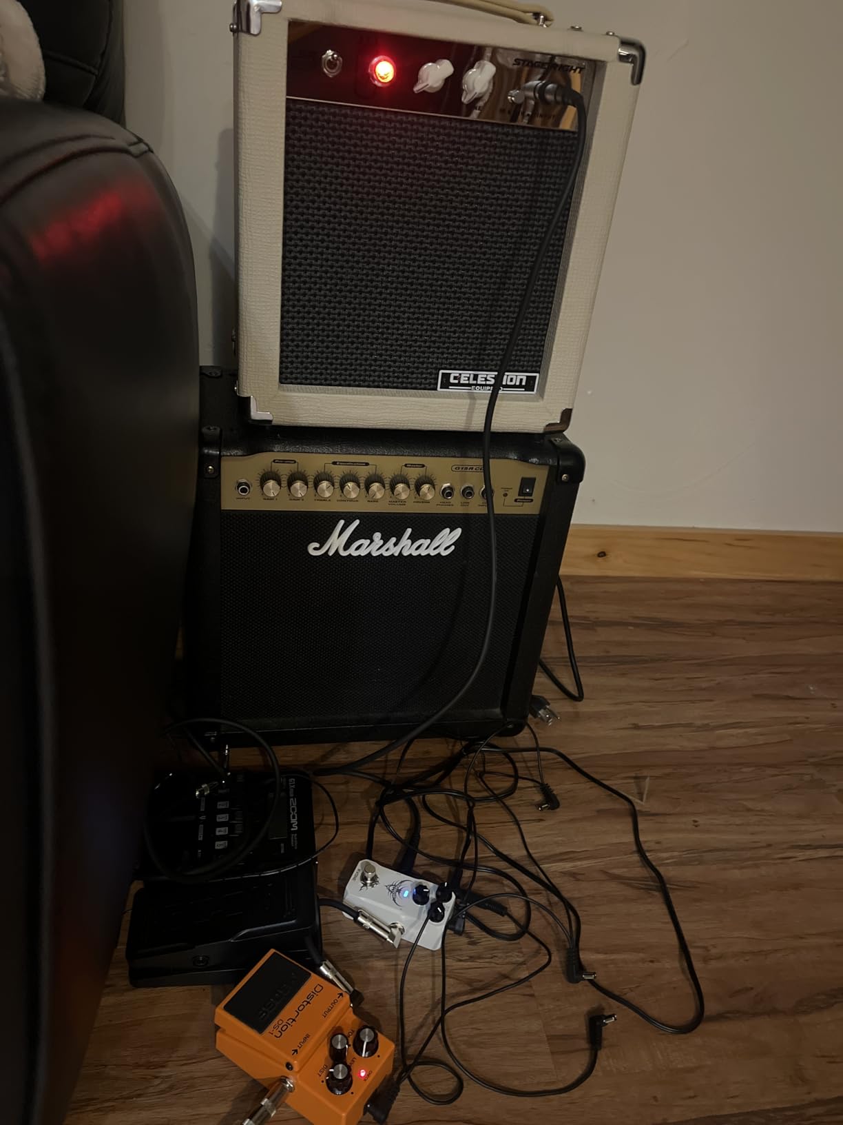 Monoprice 1x8 Guitar Combo Tube Amplifier with Celestion Super 8 Inch Speaker - Tan / Beige 5-Watt, 12AX7 Preamp, For All Electric Guitars - Stage Right Series customer photo 1