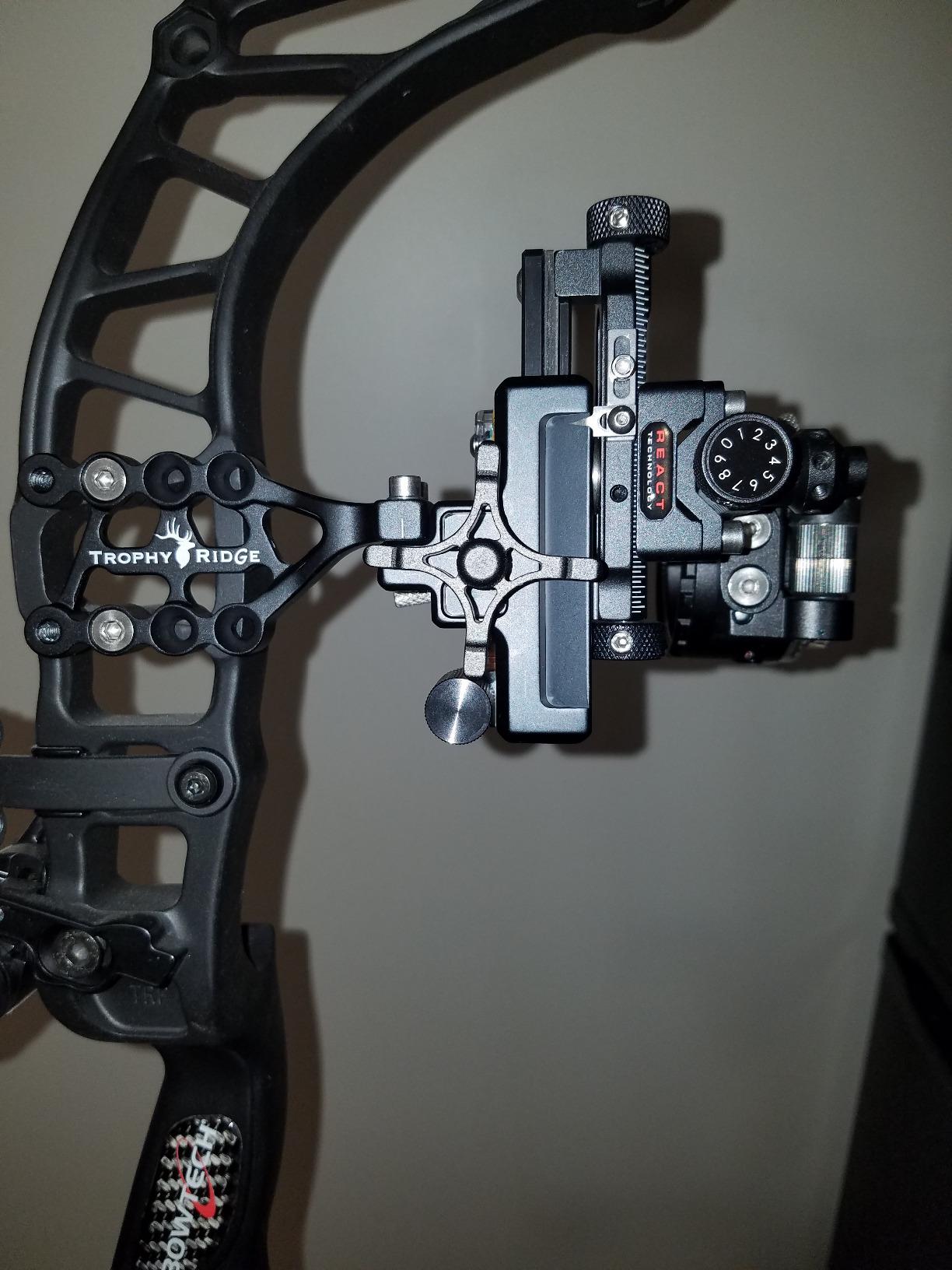 Trophy Ridge React One Pro Bow Sight - Accuracy up to 100 Yards, Tool Less Windage and Elevation Adustability, 2nd/3rd Axis Leveling, Adjustable Click Light customer photo 1