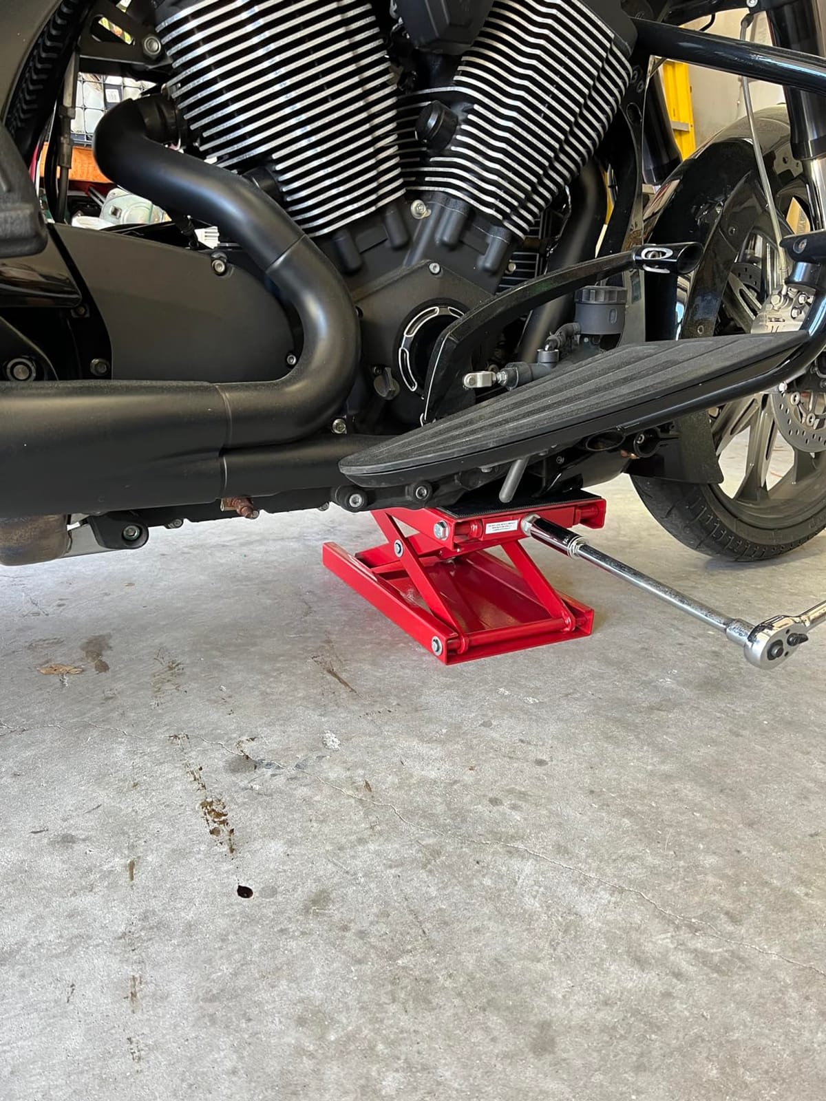 Extreme Max 5001.5044 1100 lb. Motorcycle Scissors Jack - Wide customer photo 2