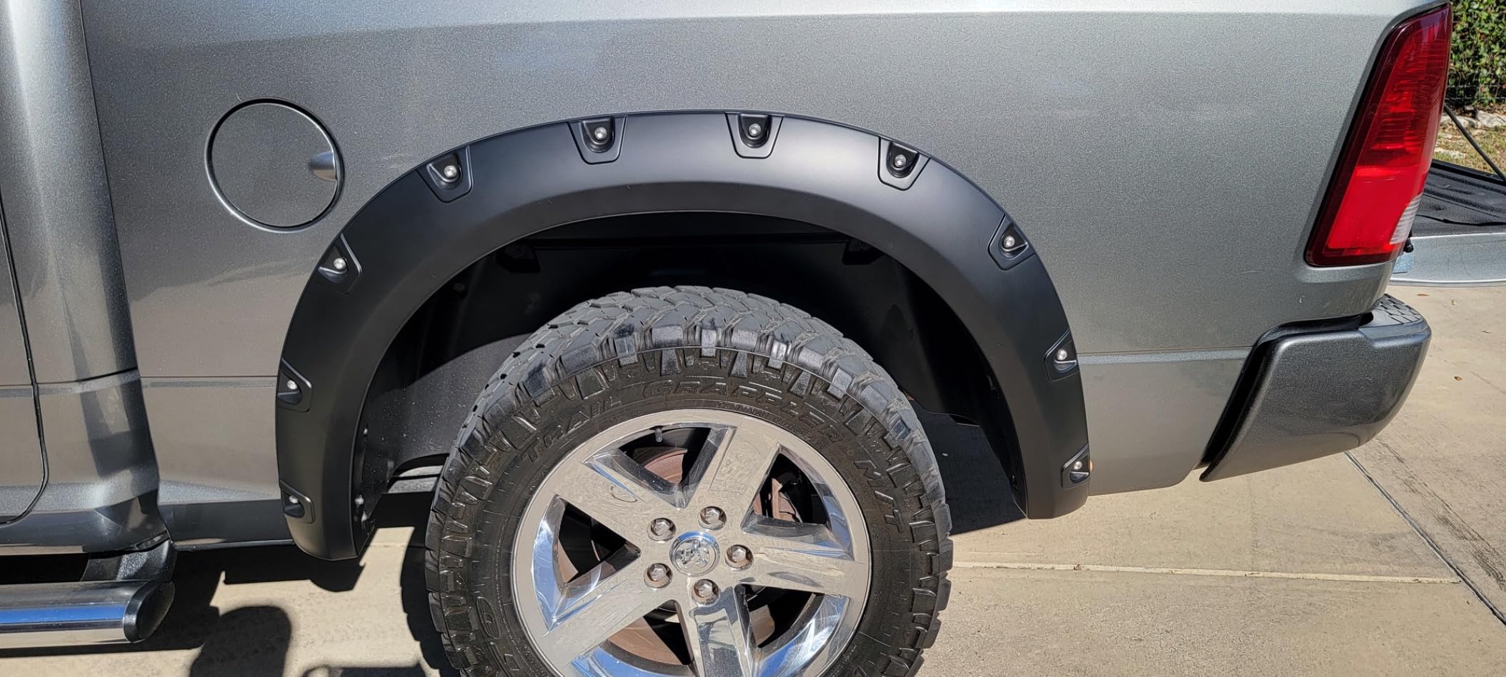Tyger Auto Fender Flare Compatible with 2009-2018 Dodge Ram 1500; 2019-2024 Classic (Not fit R/T Rebel Warlock), Smooth Textured Black Paintable Bolt-Riveted Style 4pc | TG-FF8D4148 customer photo 2